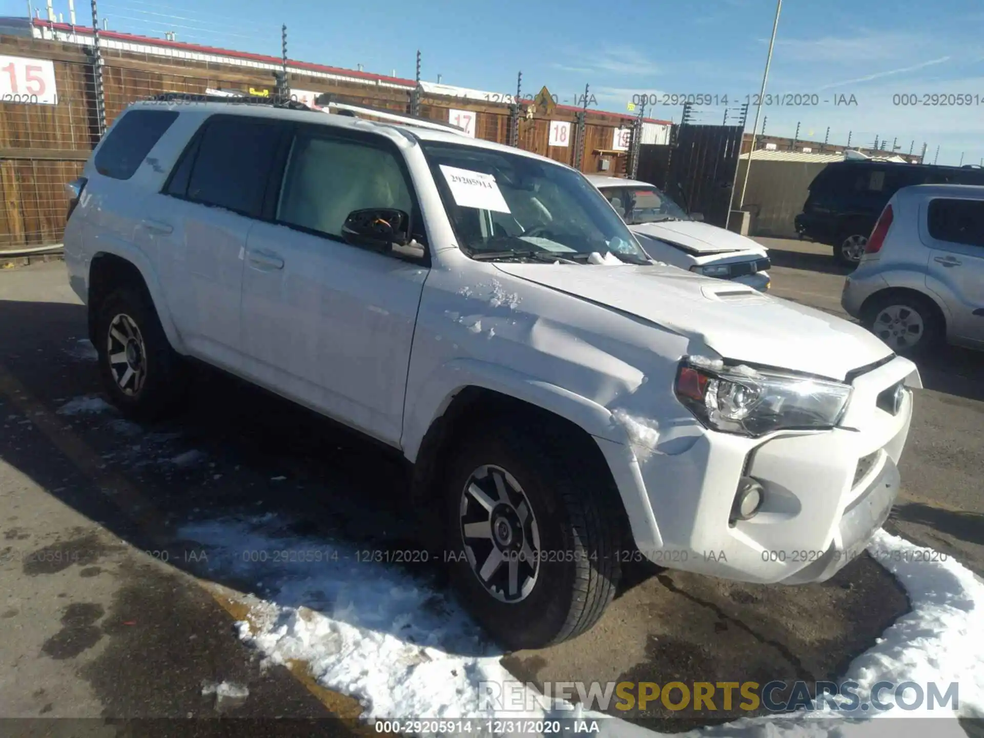 1 Фотография поврежденного автомобиля JTEBU5JR8K5660649 TOYOTA 4RUNNER 2019