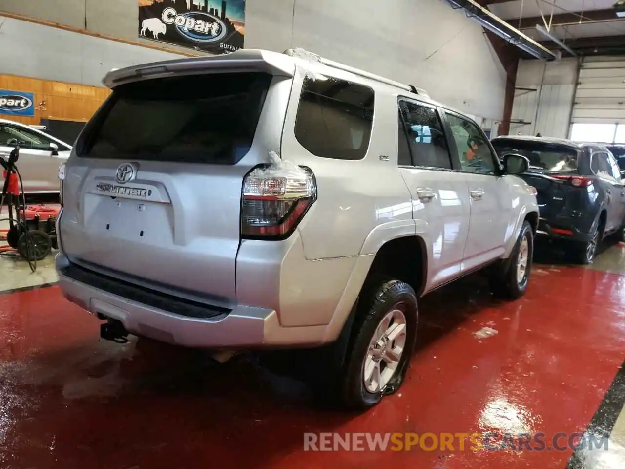 4 Фотография поврежденного автомобиля JTEBU5JR8K5661882 TOYOTA 4RUNNER 2019