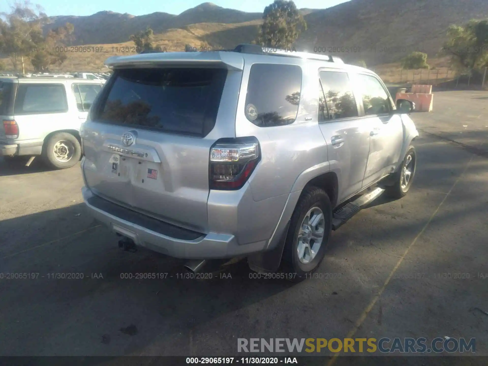 4 Photograph of a damaged car JTEBU5JR8K5662711 TOYOTA 4RUNNER 2019