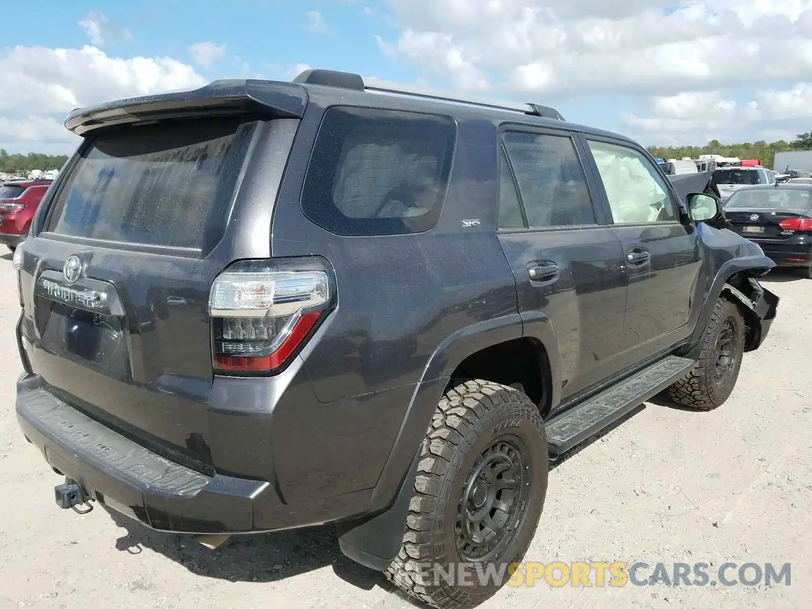 4 Фотография поврежденного автомобиля JTEBU5JR8K5671781 TOYOTA 4RUNNER 2019