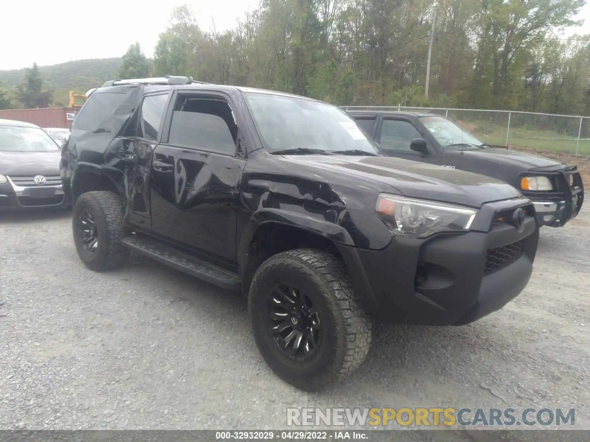 1 Photograph of a damaged car JTEBU5JR8K5673143 TOYOTA 4RUNNER 2019