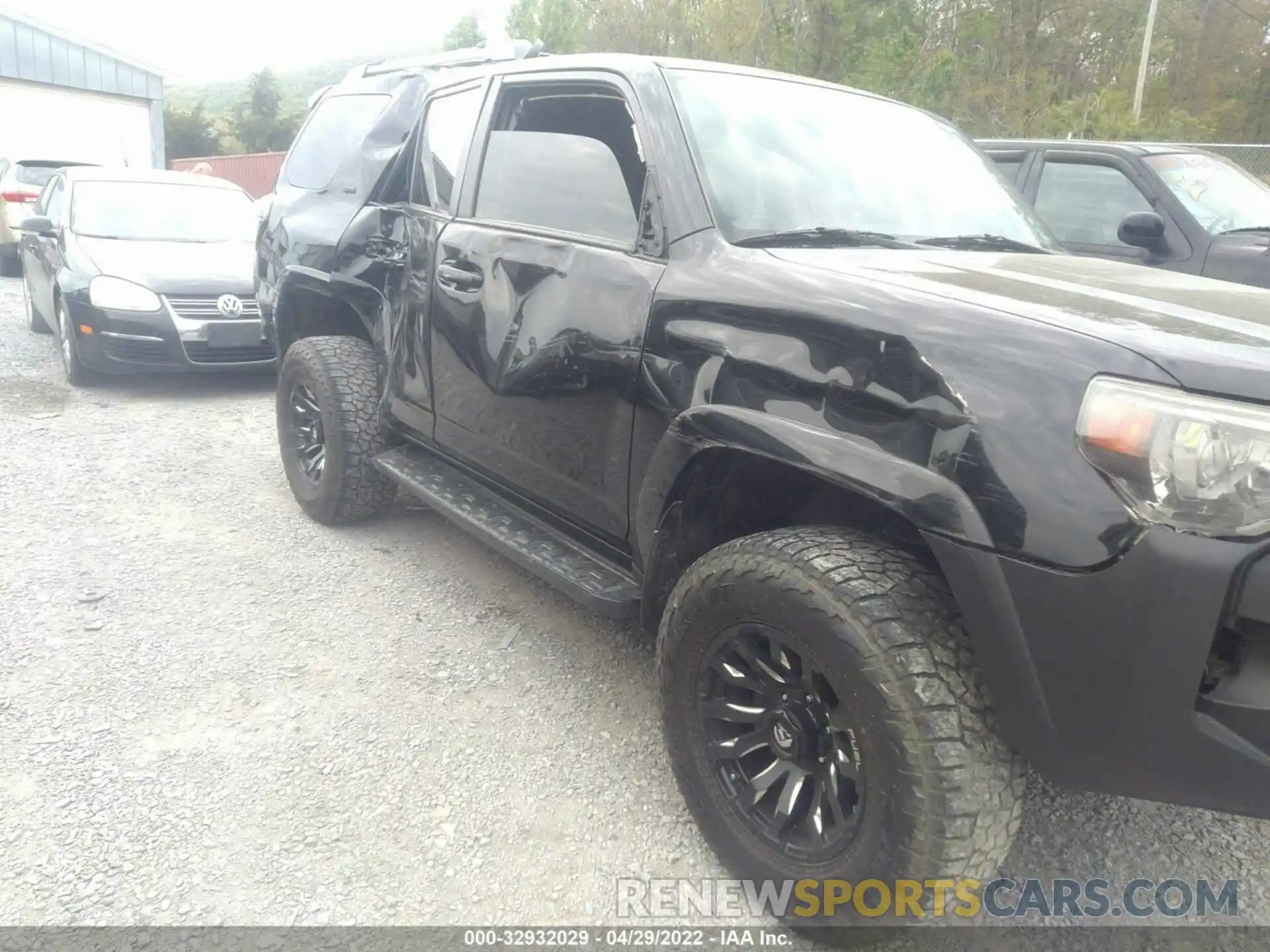 6 Photograph of a damaged car JTEBU5JR8K5673143 TOYOTA 4RUNNER 2019