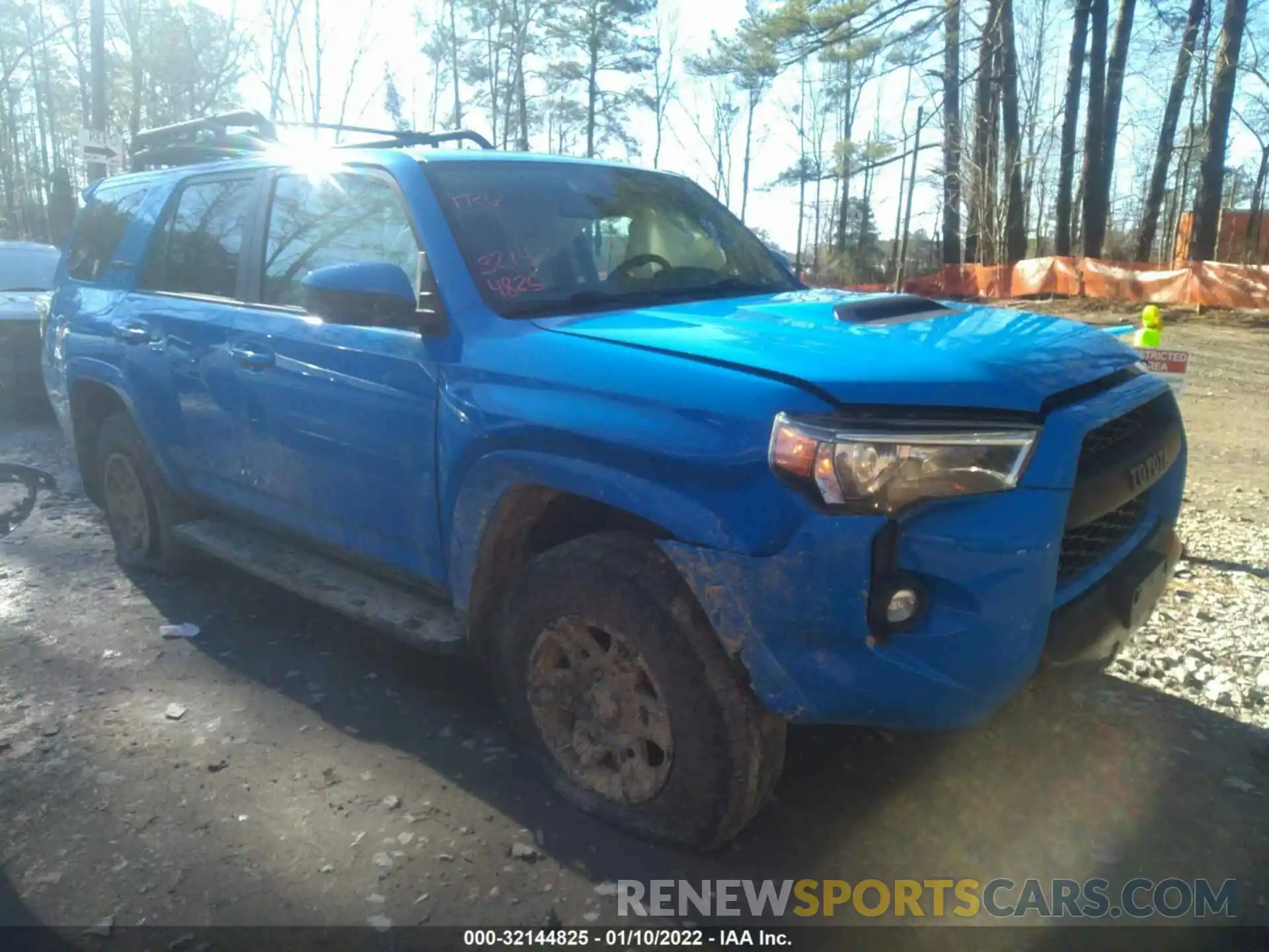 1 Photograph of a damaged car JTEBU5JR8K5675426 TOYOTA 4RUNNER 2019