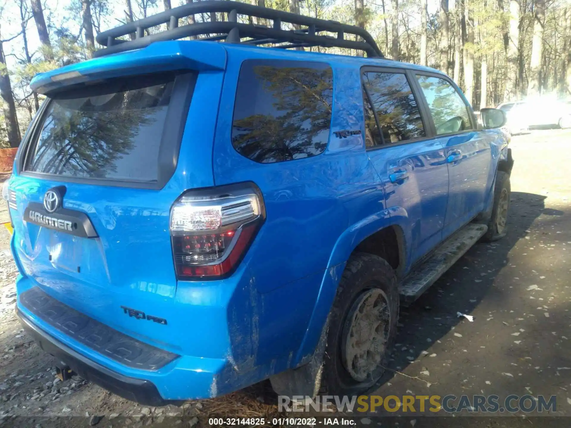 4 Photograph of a damaged car JTEBU5JR8K5675426 TOYOTA 4RUNNER 2019