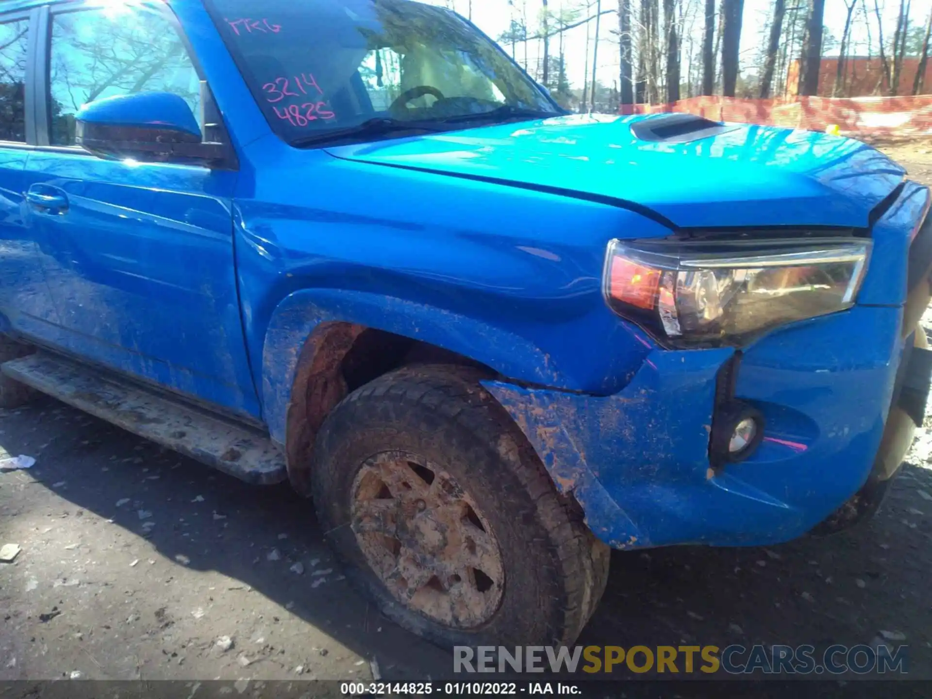 6 Photograph of a damaged car JTEBU5JR8K5675426 TOYOTA 4RUNNER 2019