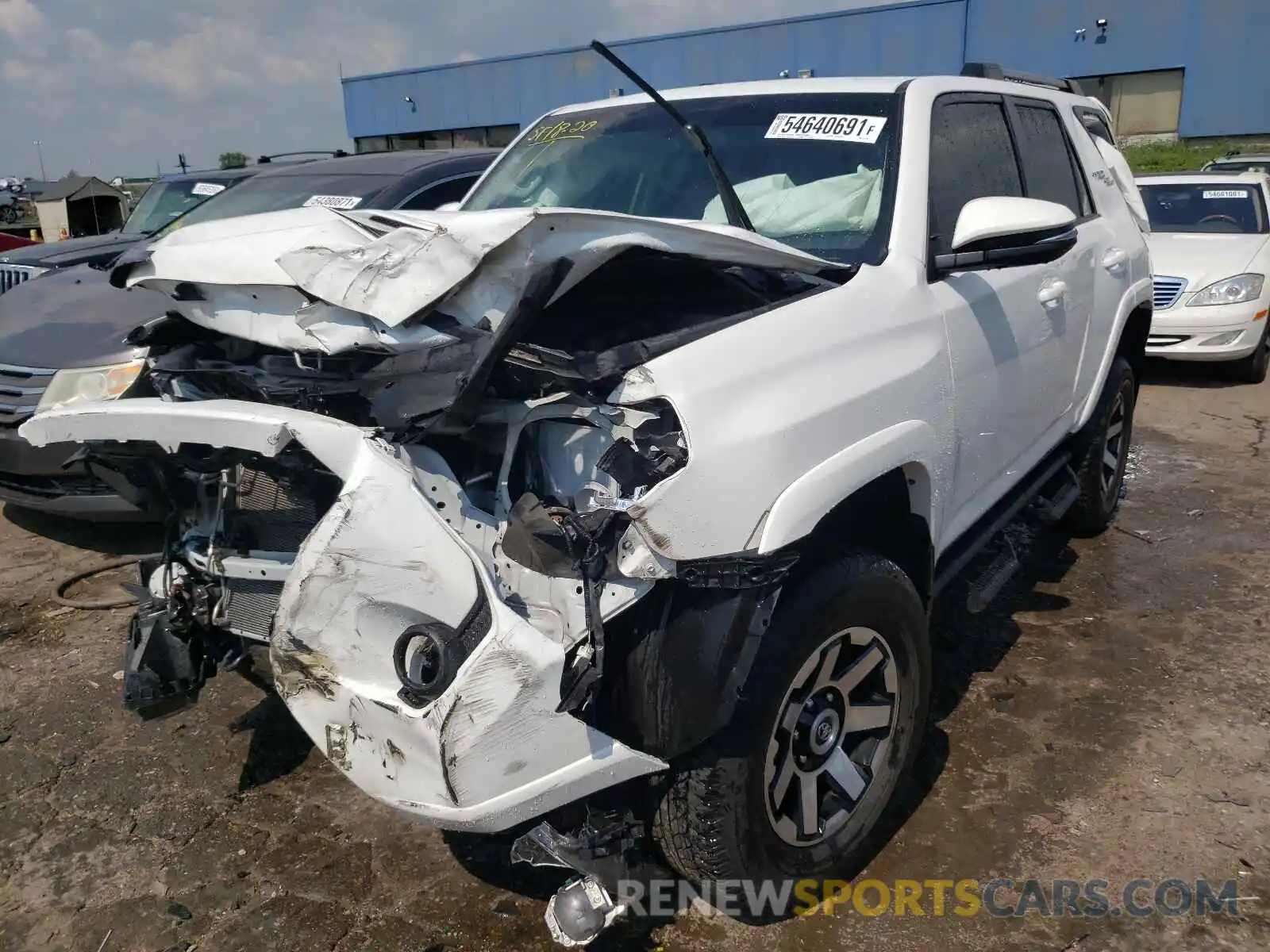 2 Photograph of a damaged car JTEBU5JR8K5676785 TOYOTA 4RUNNER 2019