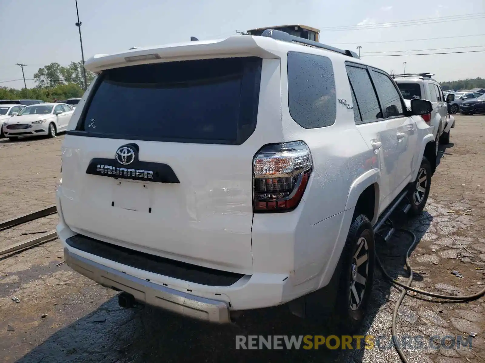 4 Фотография поврежденного автомобиля JTEBU5JR8K5676785 TOYOTA 4RUNNER 2019