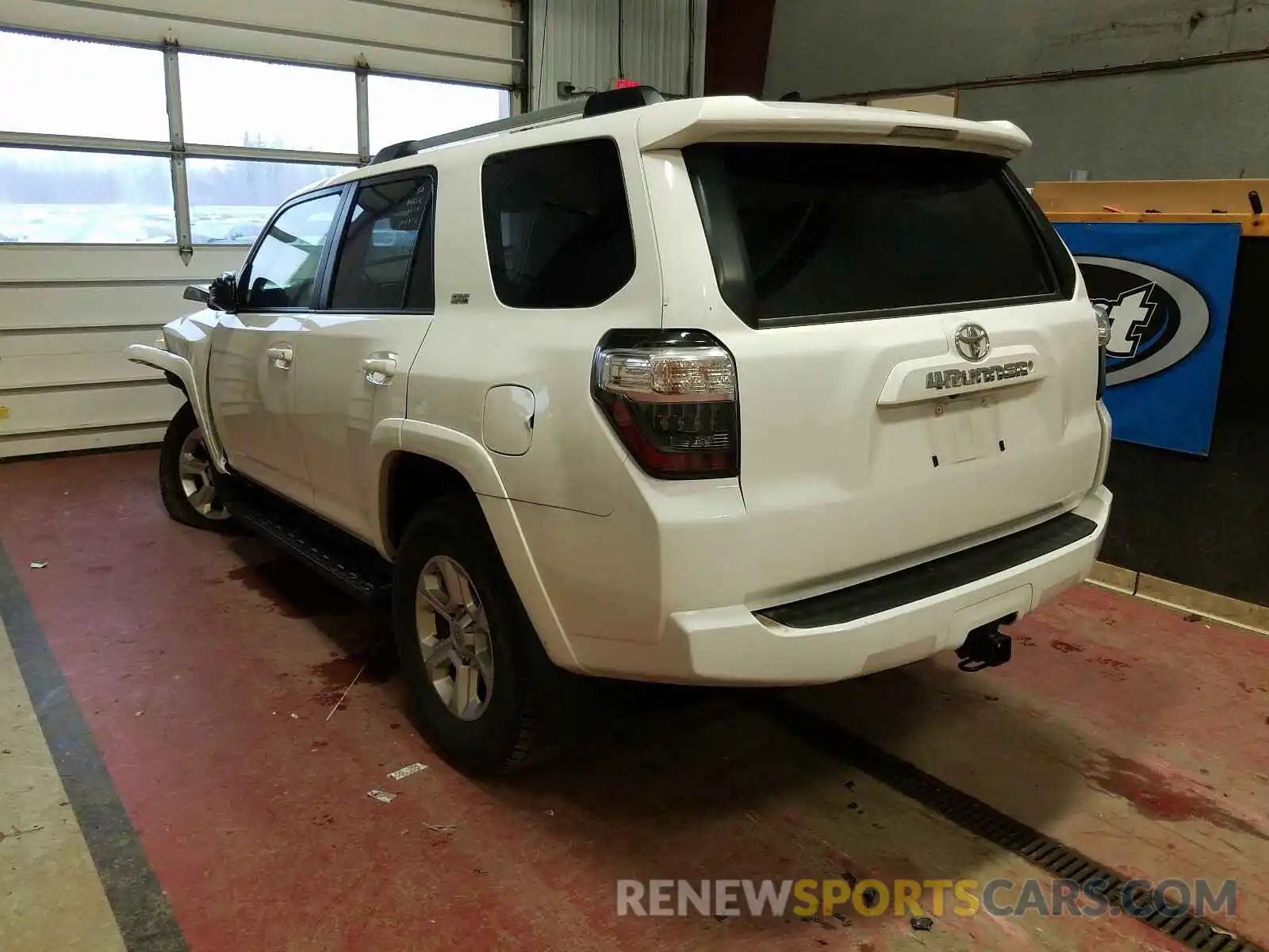 3 Фотография поврежденного автомобиля JTEBU5JR8K5680268 TOYOTA 4RUNNER 2019