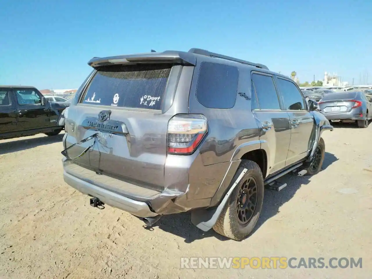 4 Фотография поврежденного автомобиля JTEBU5JR8K5682070 TOYOTA 4RUNNER 2019