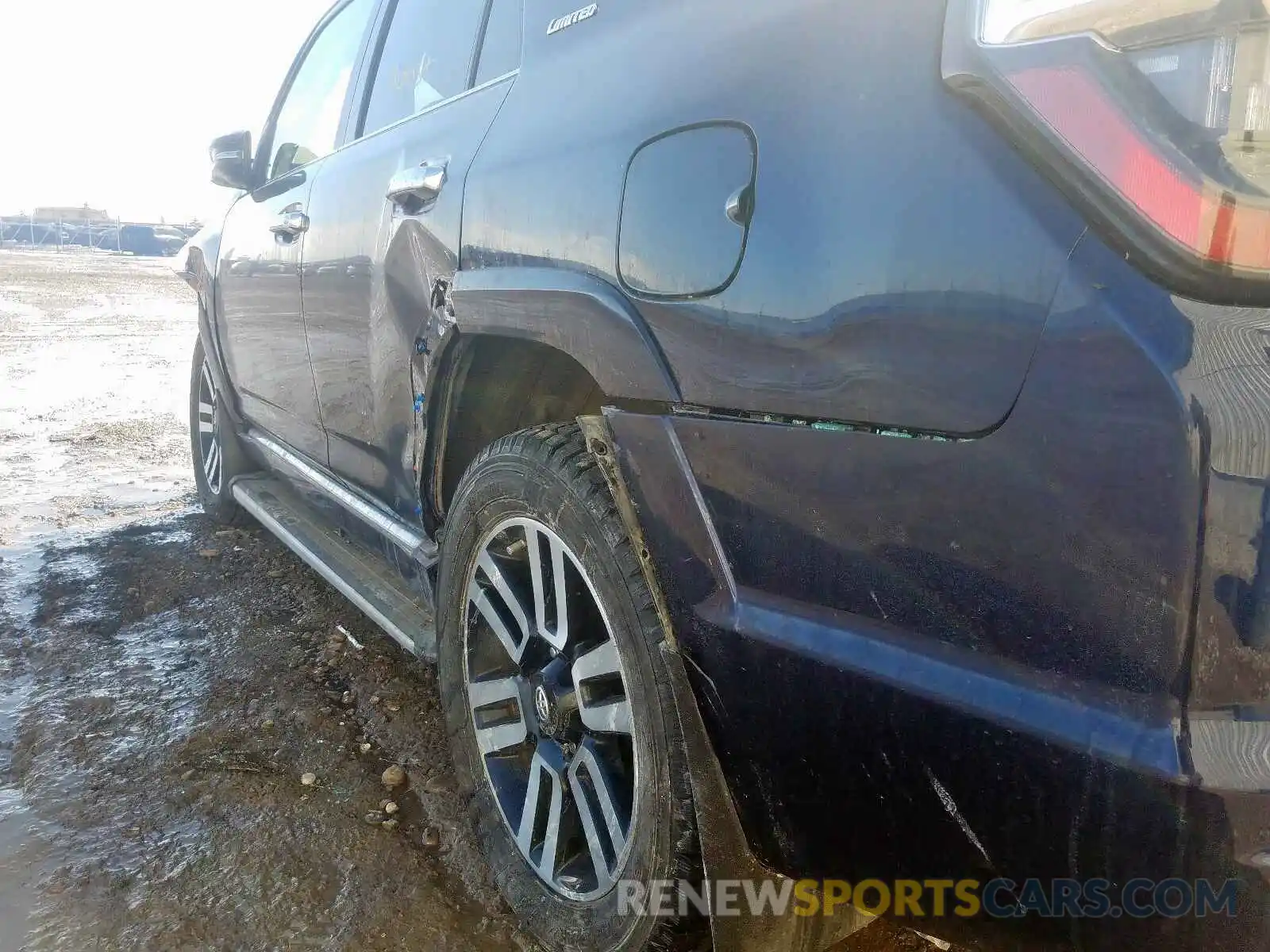 9 Photograph of a damaged car JTEBU5JR8K5683557 TOYOTA 4RUNNER 2019