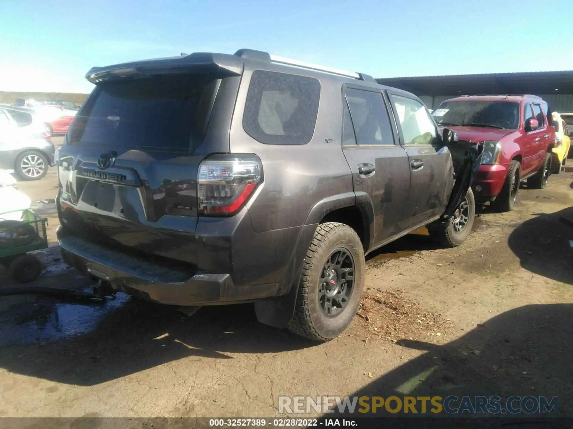 4 Фотография поврежденного автомобиля JTEBU5JR8K5688886 TOYOTA 4RUNNER 2019