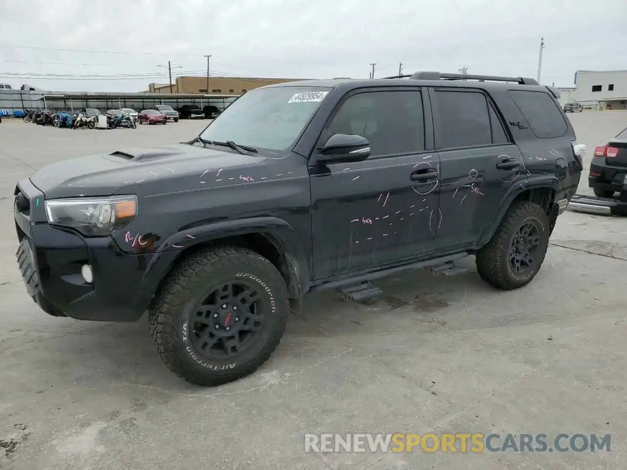 1 Photograph of a damaged car JTEBU5JR8K5690296 TOYOTA 4RUNNER 2019