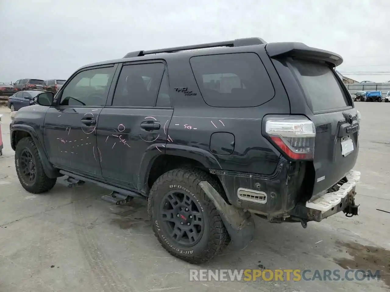 2 Photograph of a damaged car JTEBU5JR8K5690296 TOYOTA 4RUNNER 2019