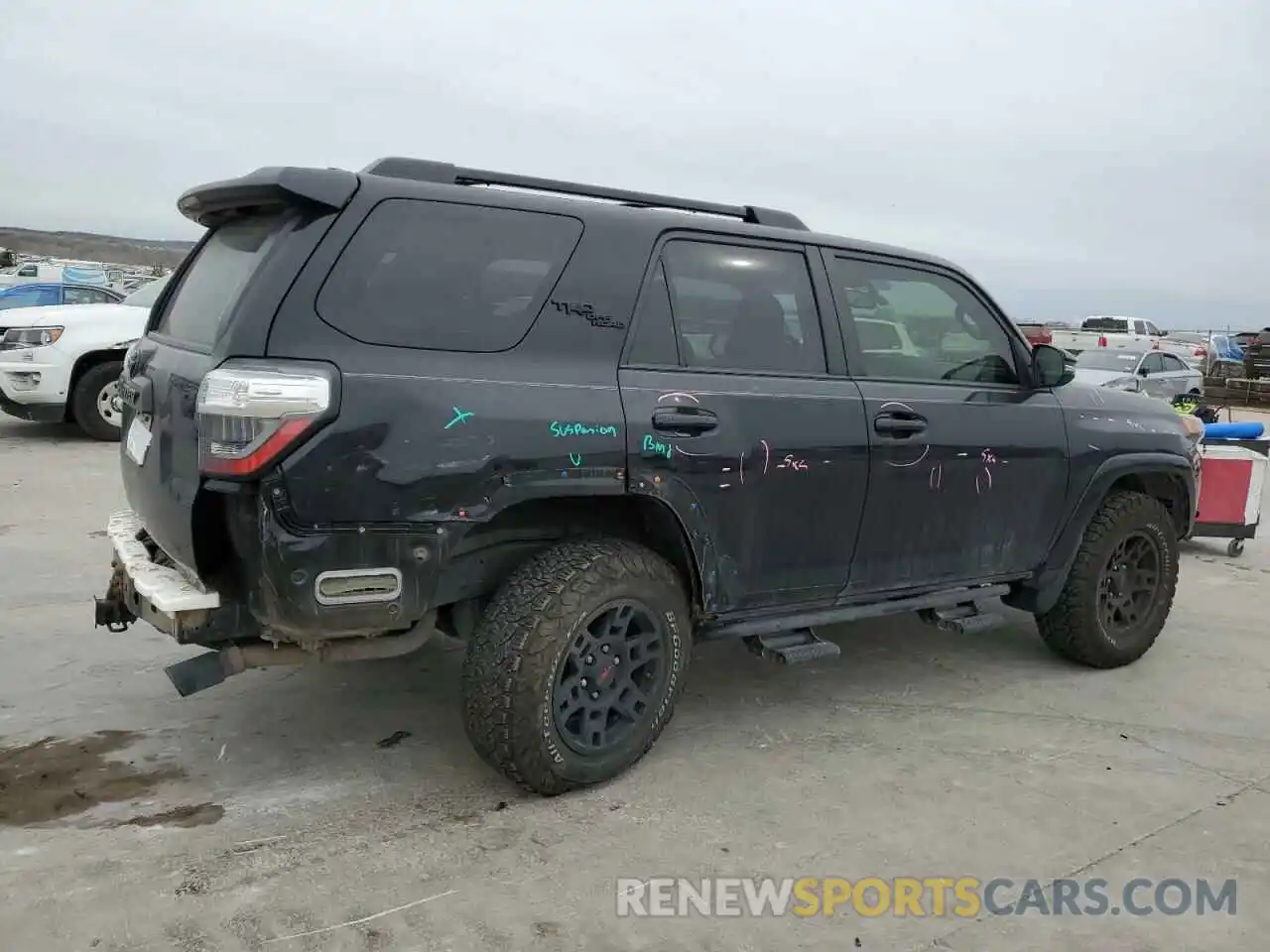 3 Photograph of a damaged car JTEBU5JR8K5690296 TOYOTA 4RUNNER 2019