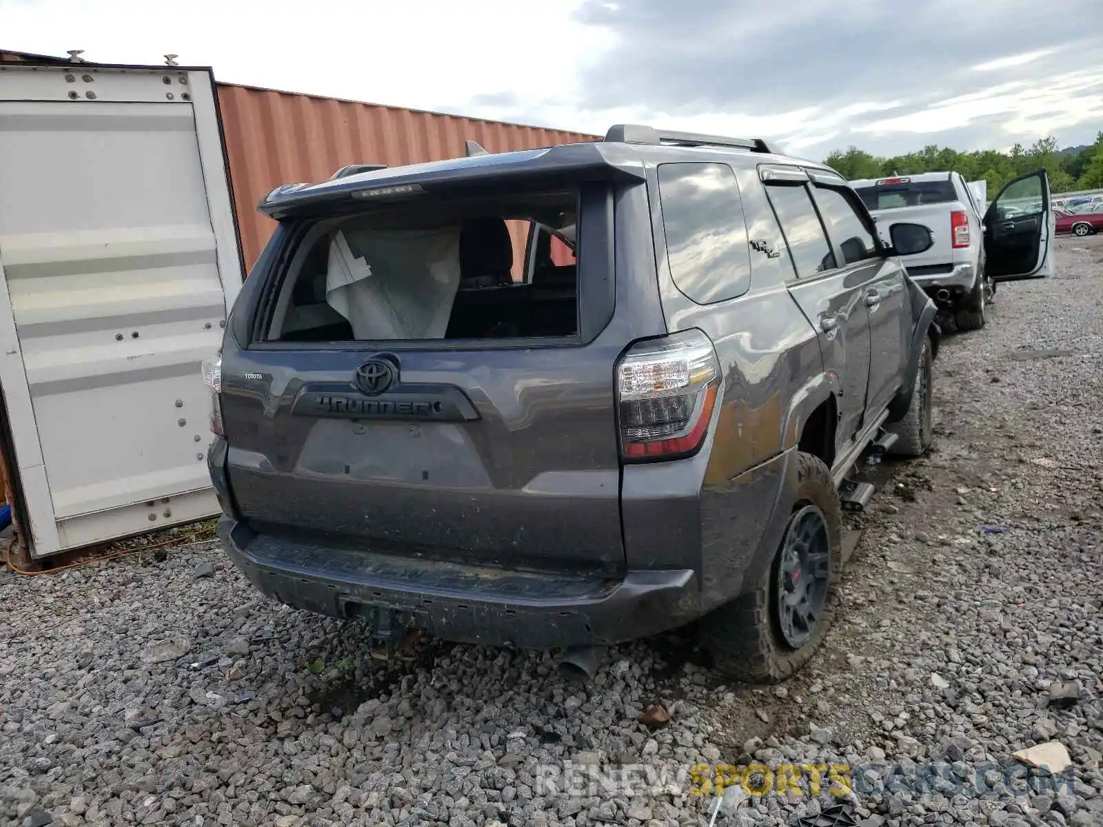 4 Photograph of a damaged car JTEBU5JR8K5699872 TOYOTA 4RUNNER 2019