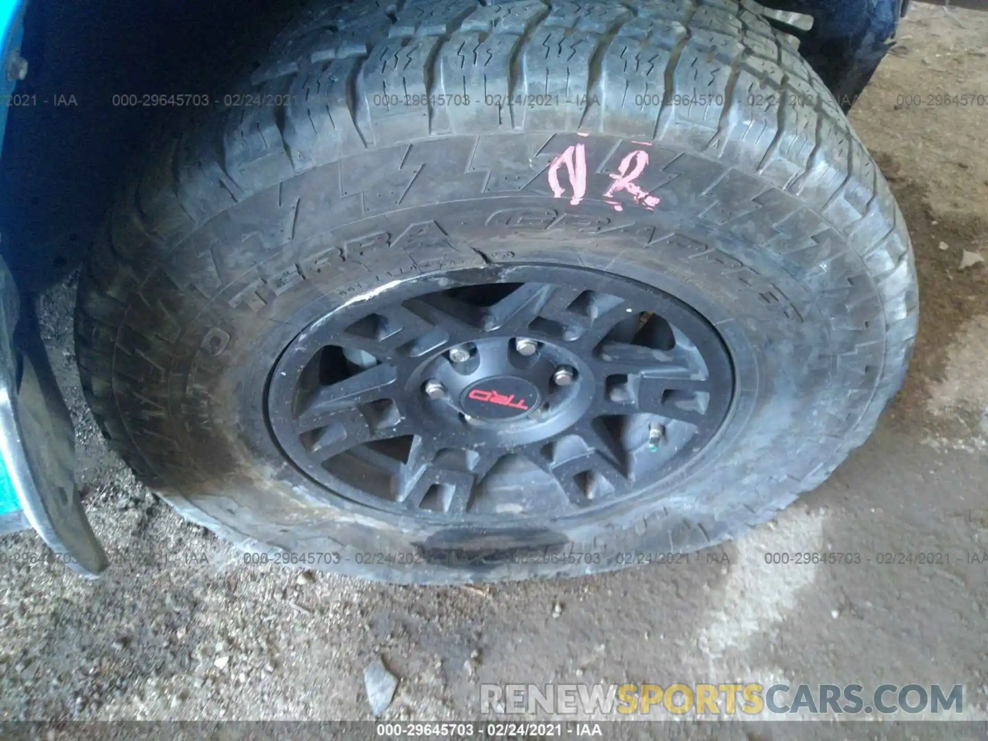 14 Photograph of a damaged car JTEBU5JR8K5701846 TOYOTA 4RUNNER 2019