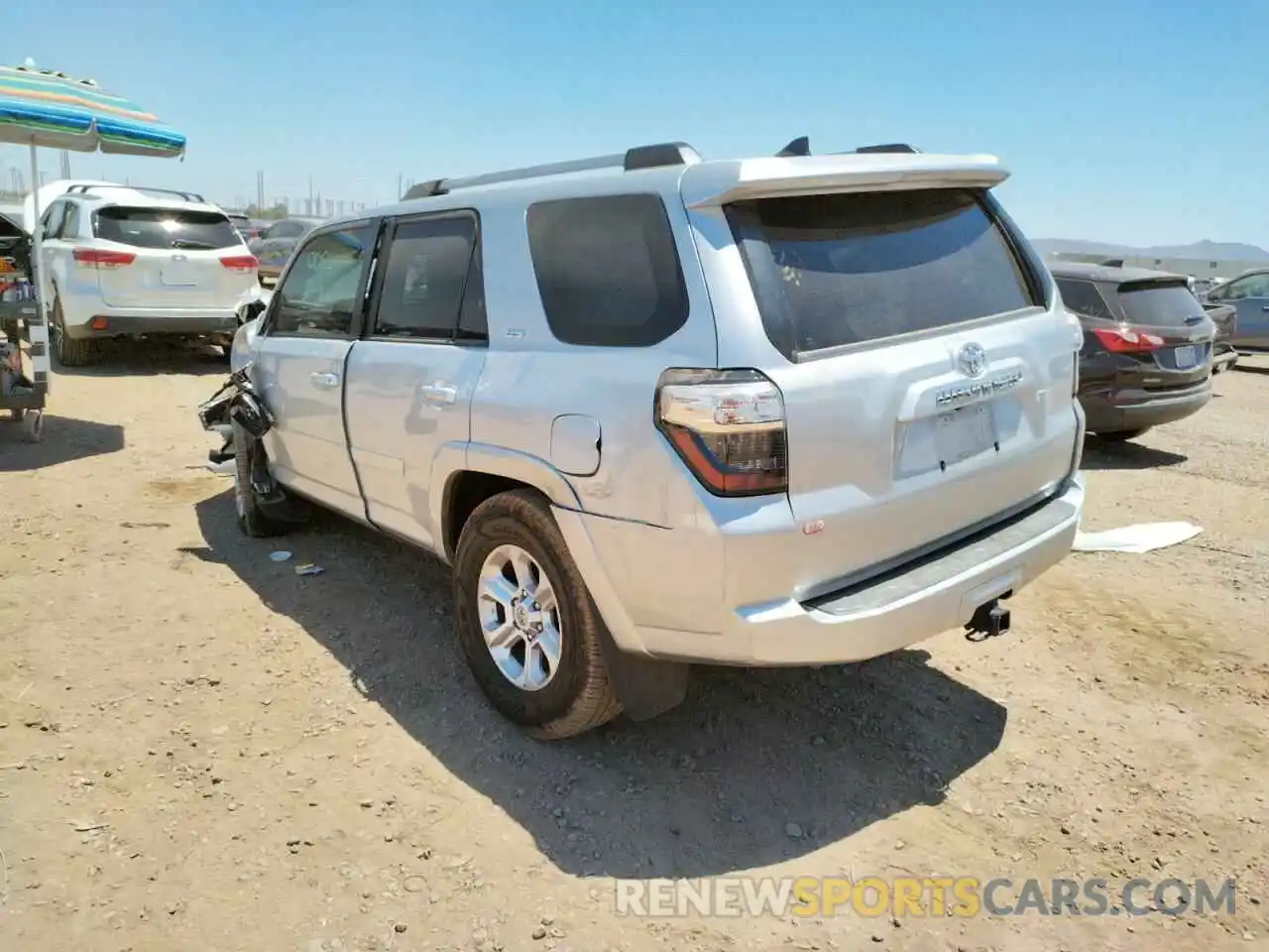 3 Фотография поврежденного автомобиля JTEBU5JR8K5704505 TOYOTA 4RUNNER 2019