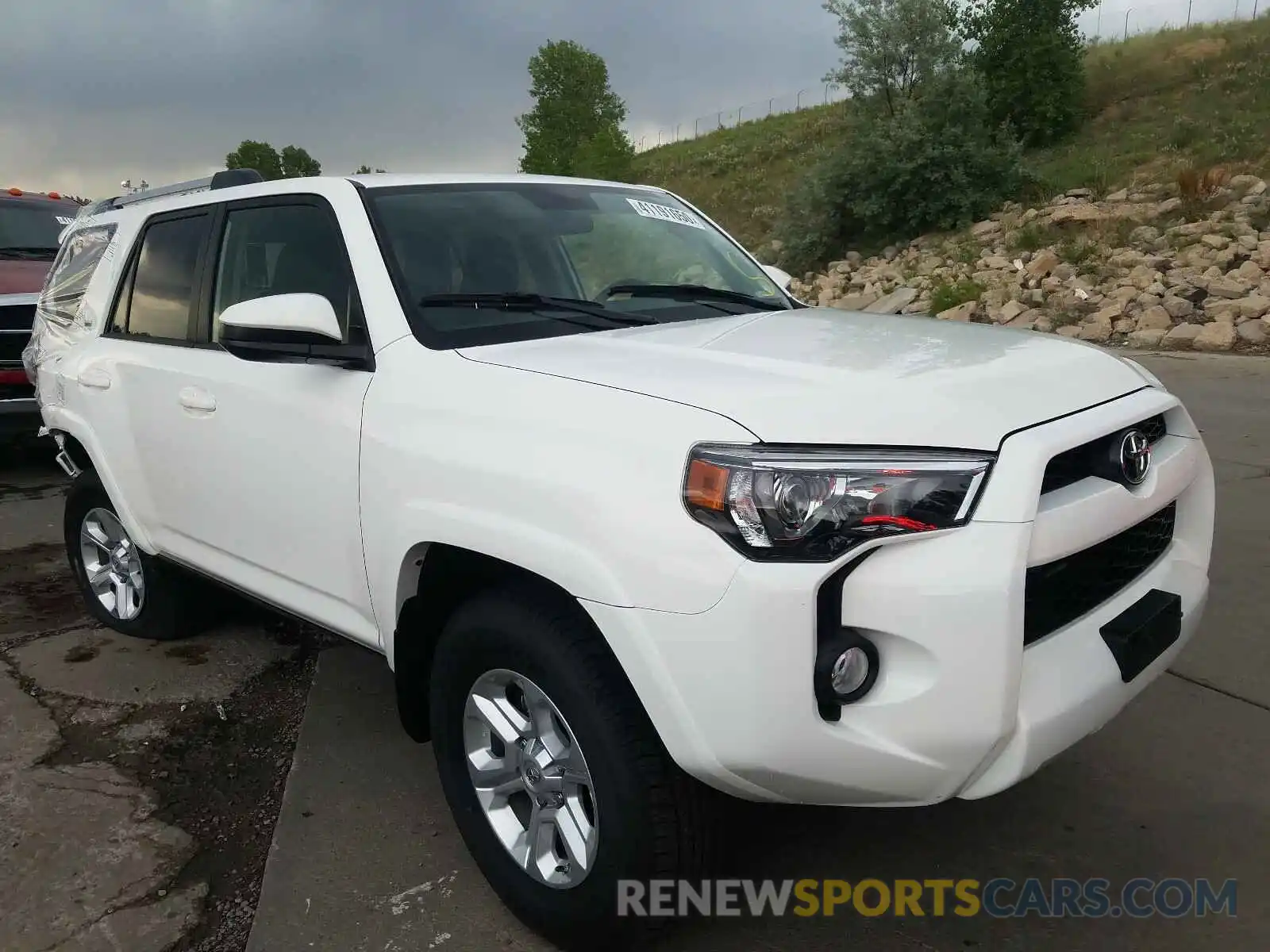 1 Photograph of a damaged car JTEBU5JR8K5707288 TOYOTA 4RUNNER 2019