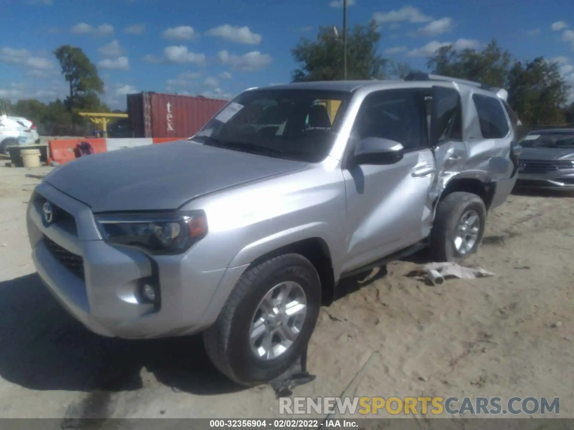 2 Photograph of a damaged car JTEBU5JR8K5708585 TOYOTA 4RUNNER 2019