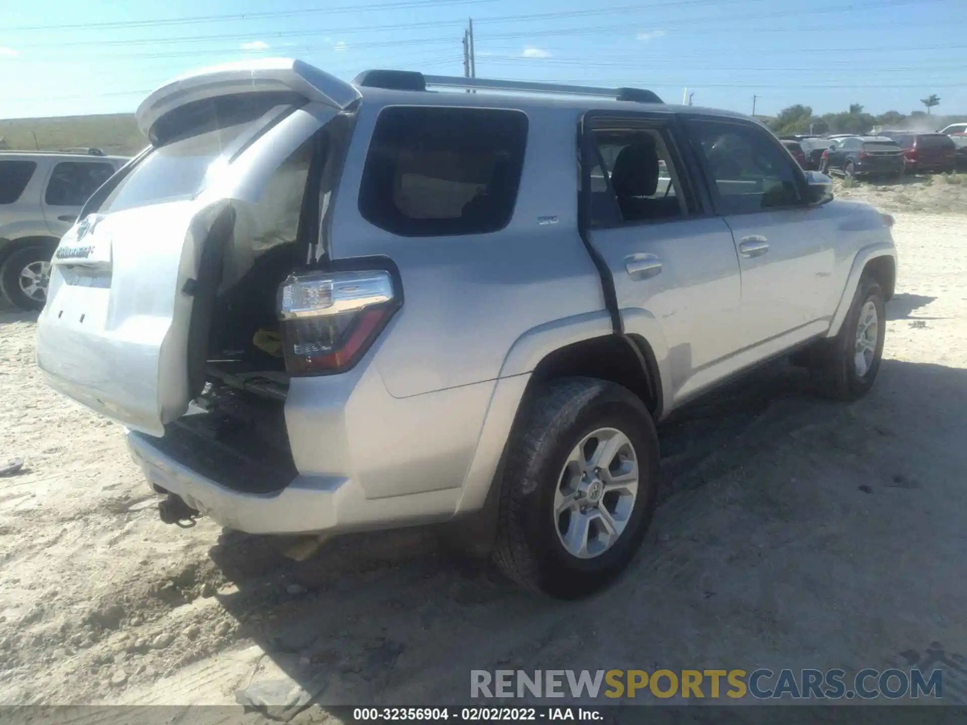 4 Photograph of a damaged car JTEBU5JR8K5708585 TOYOTA 4RUNNER 2019