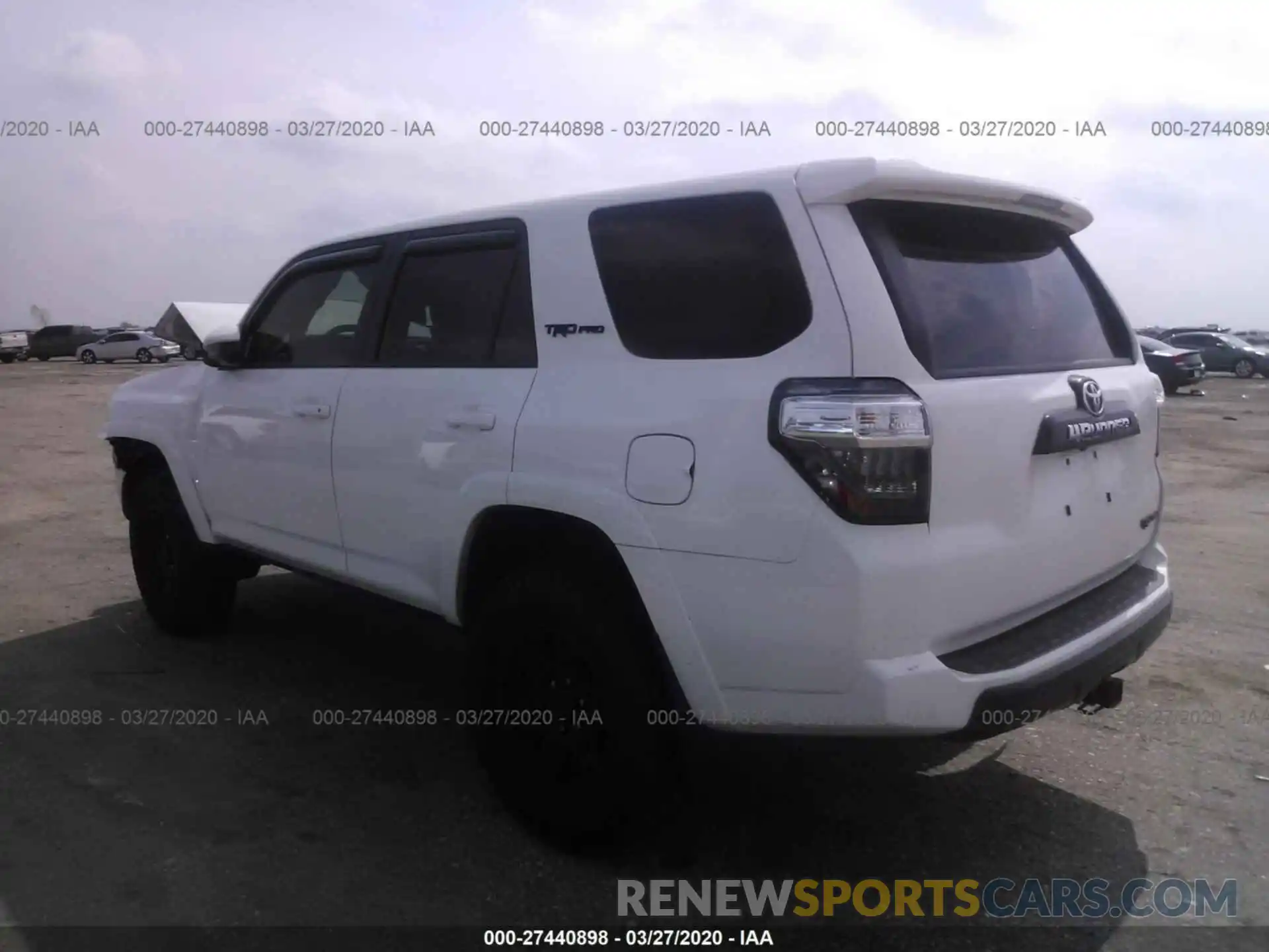 3 Фотография поврежденного автомобиля JTEBU5JR8K5709316 TOYOTA 4RUNNER 2019