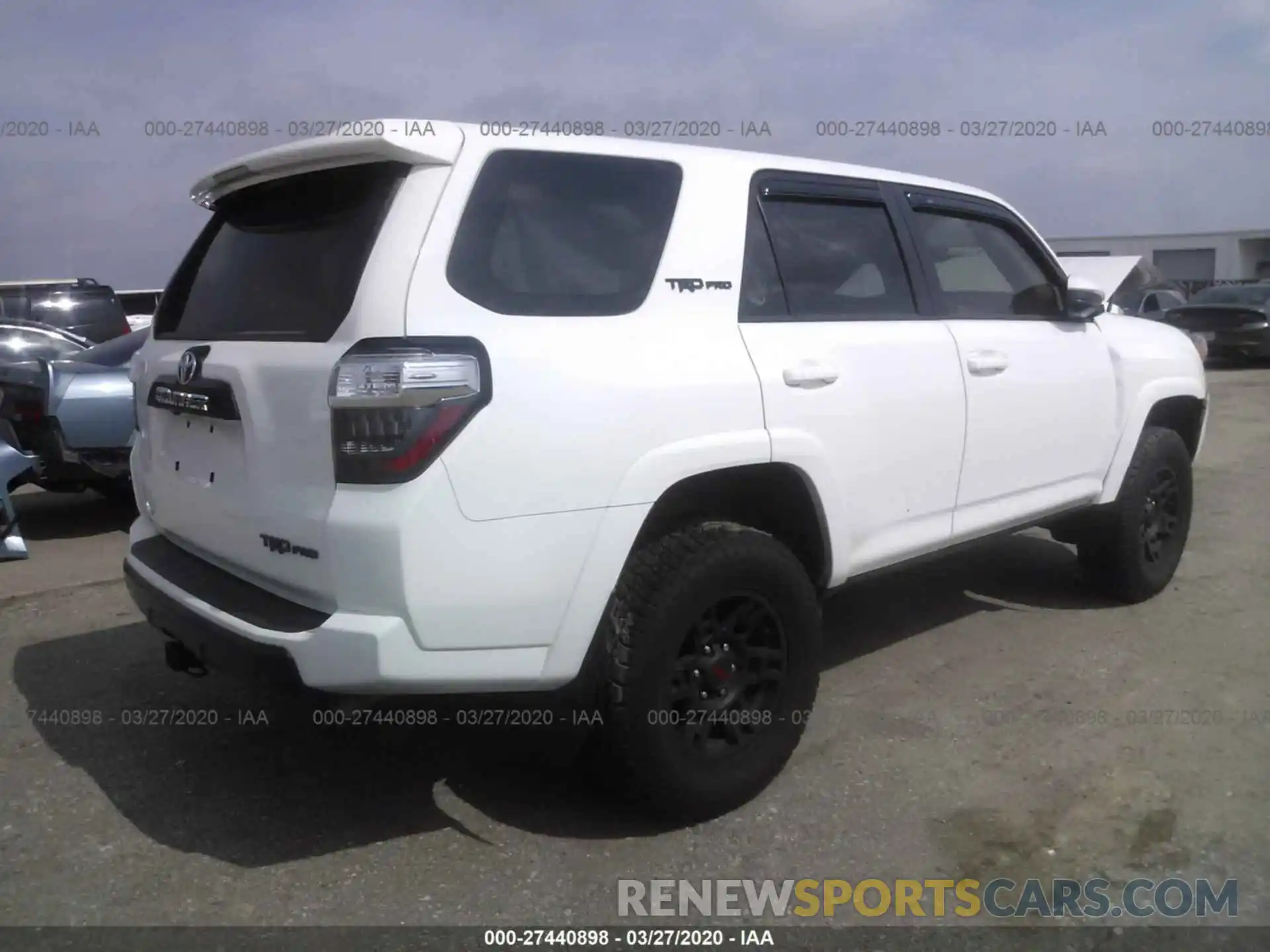 4 Фотография поврежденного автомобиля JTEBU5JR8K5709316 TOYOTA 4RUNNER 2019