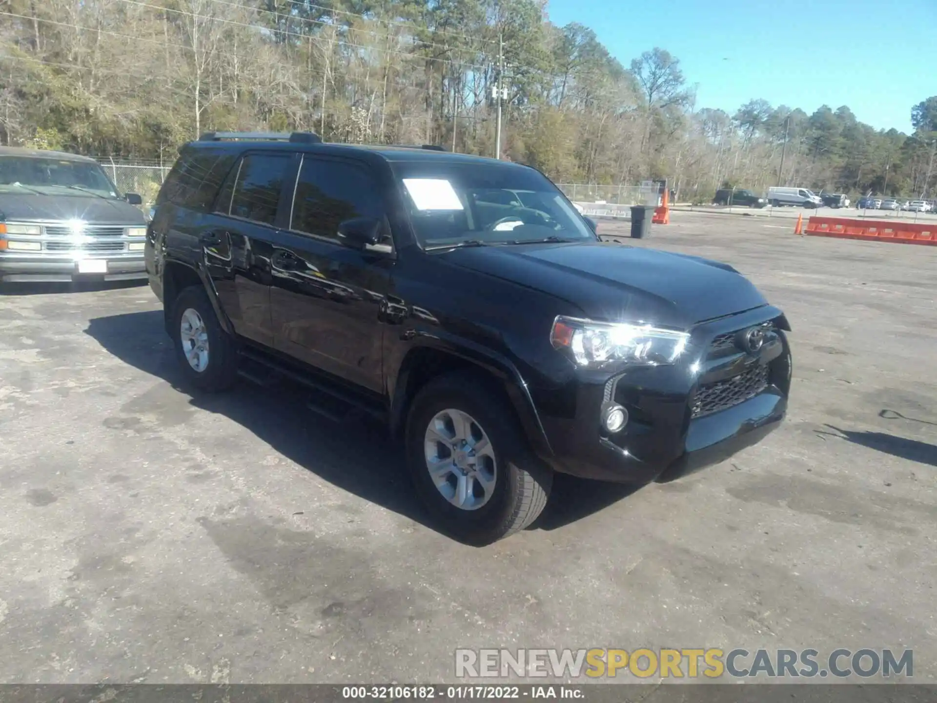 1 Photograph of a damaged car JTEBU5JR8K5710028 TOYOTA 4RUNNER 2019