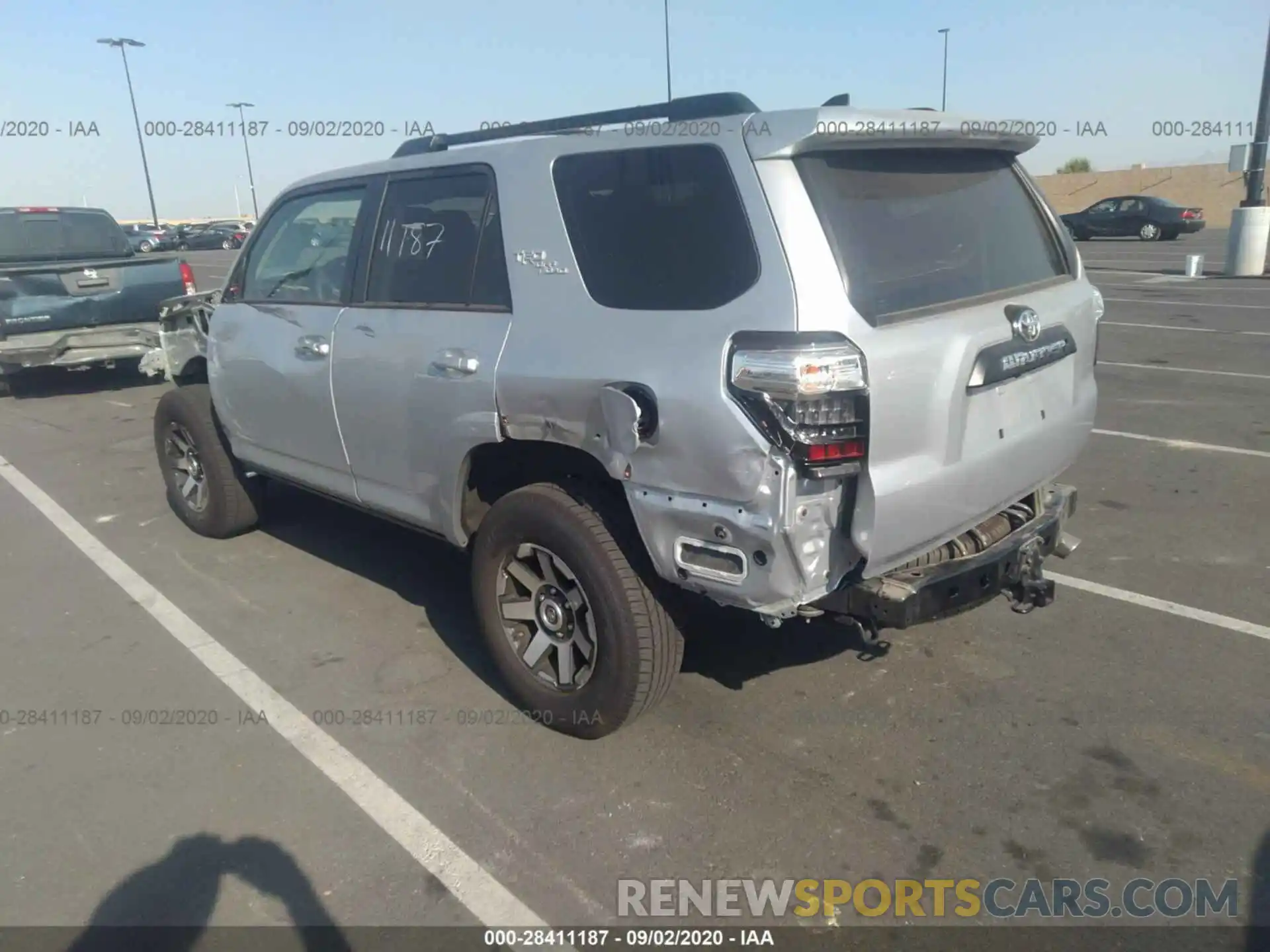 3 Фотография поврежденного автомобиля JTEBU5JR8K5711633 TOYOTA 4RUNNER 2019