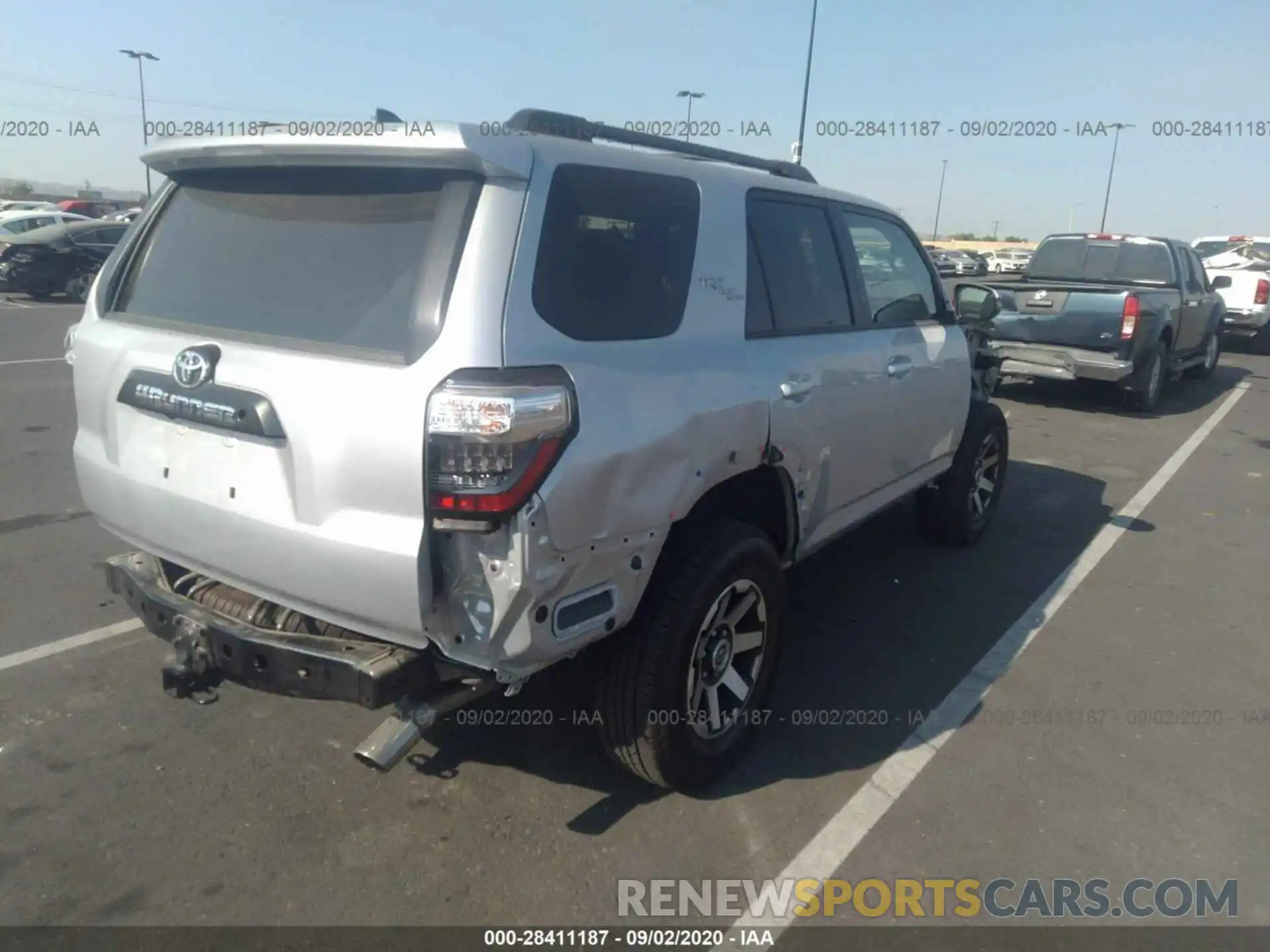 4 Фотография поврежденного автомобиля JTEBU5JR8K5711633 TOYOTA 4RUNNER 2019