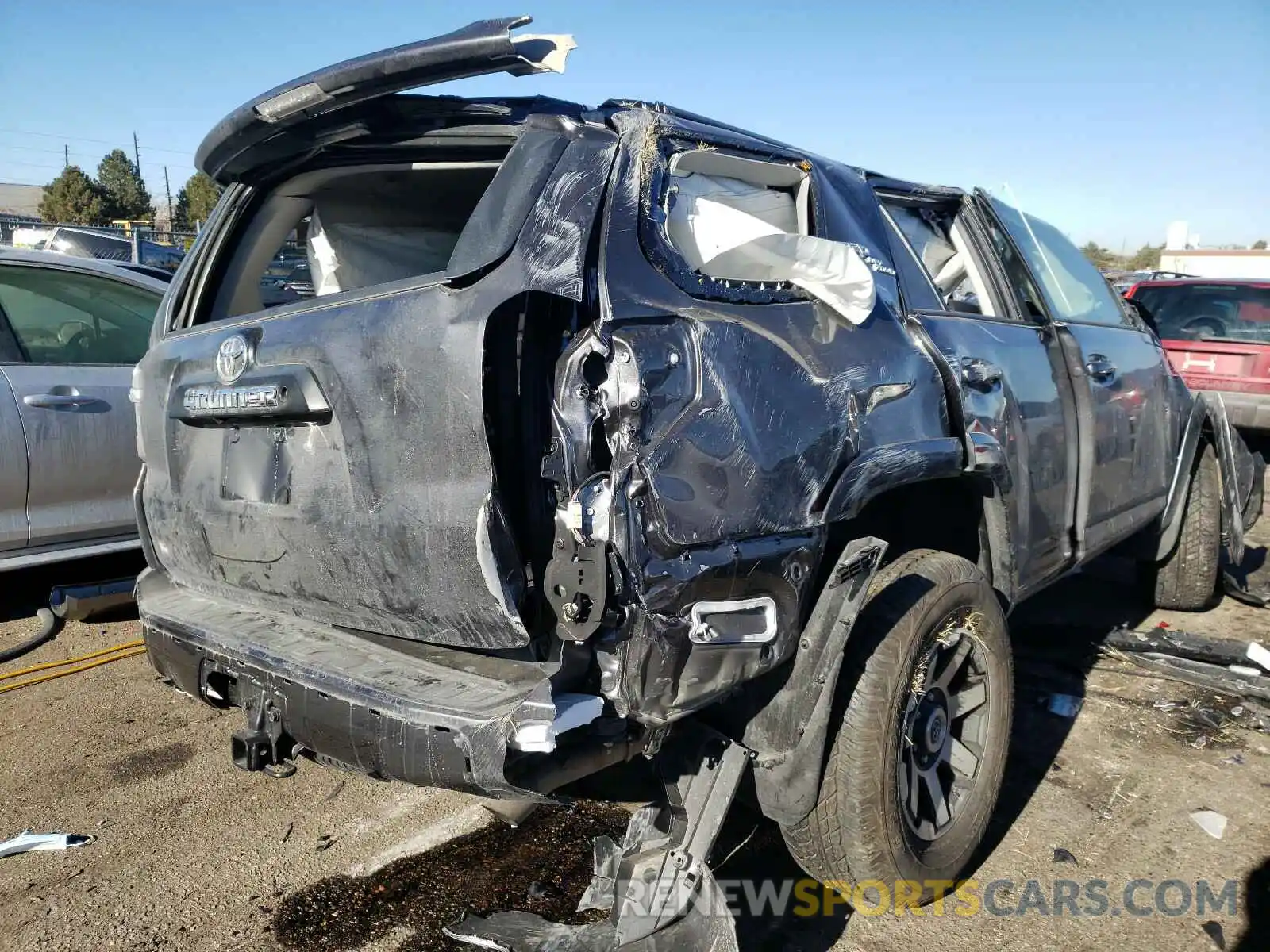 4 Photograph of a damaged car JTEBU5JR8K5713625 TOYOTA 4RUNNER 2019