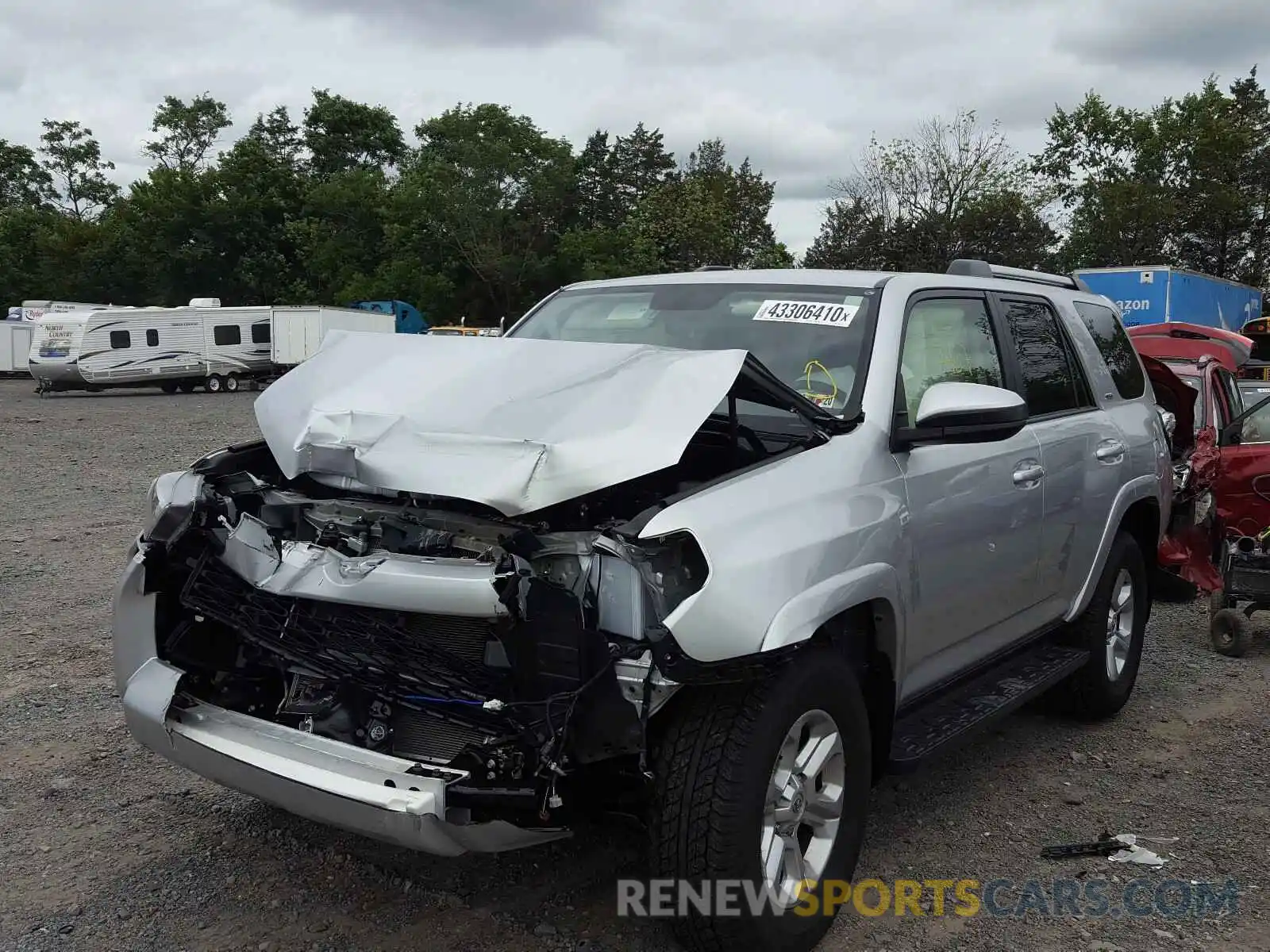 2 Photograph of a damaged car JTEBU5JR8K5716105 TOYOTA 4RUNNER 2019