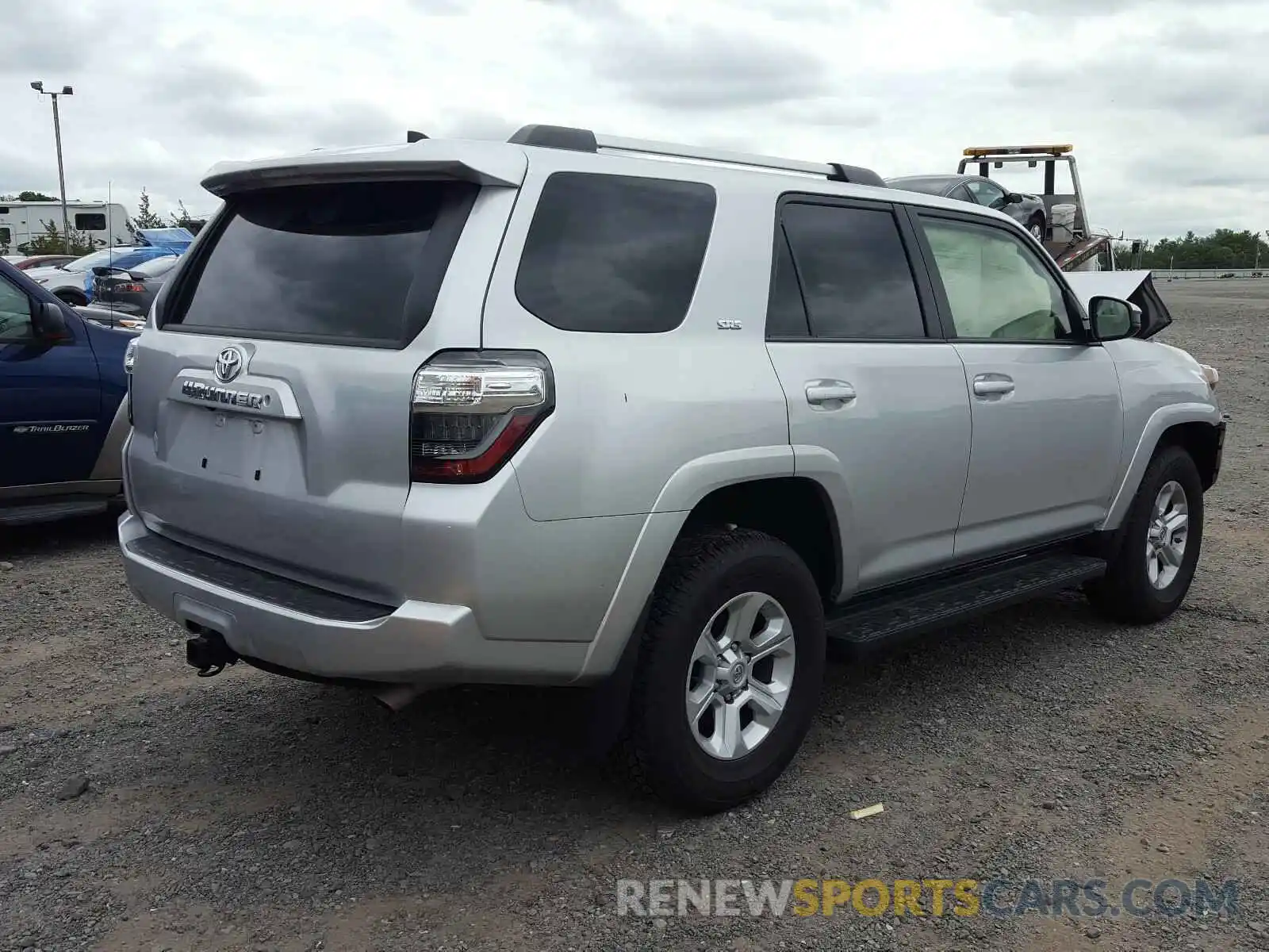 4 Photograph of a damaged car JTEBU5JR8K5716105 TOYOTA 4RUNNER 2019