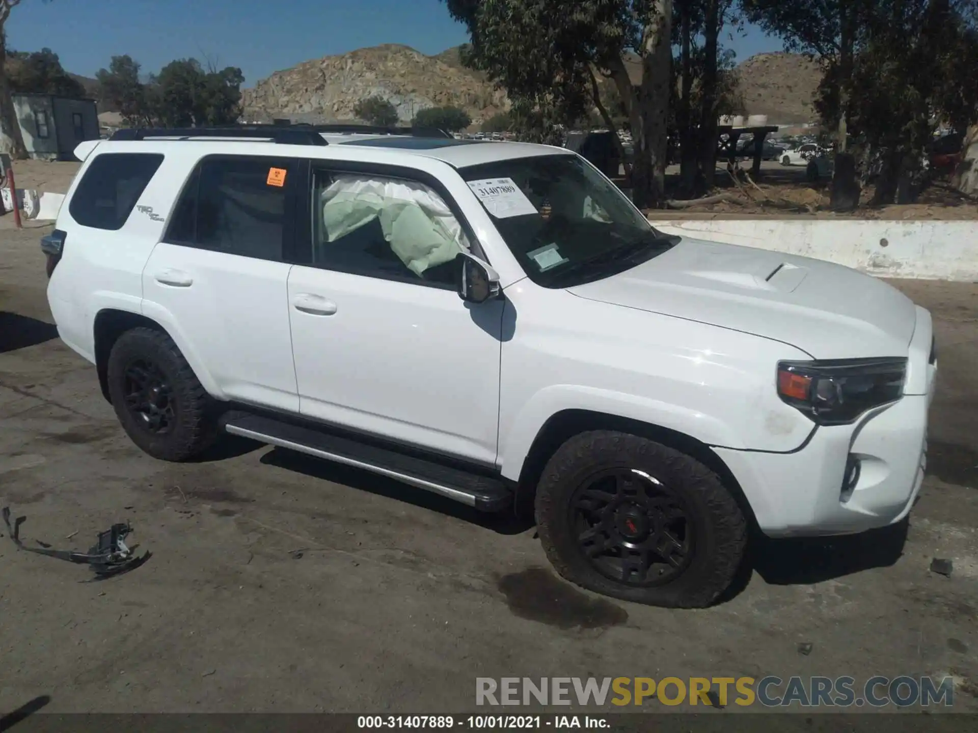 1 Photograph of a damaged car JTEBU5JR8K5723538 TOYOTA 4RUNNER 2019