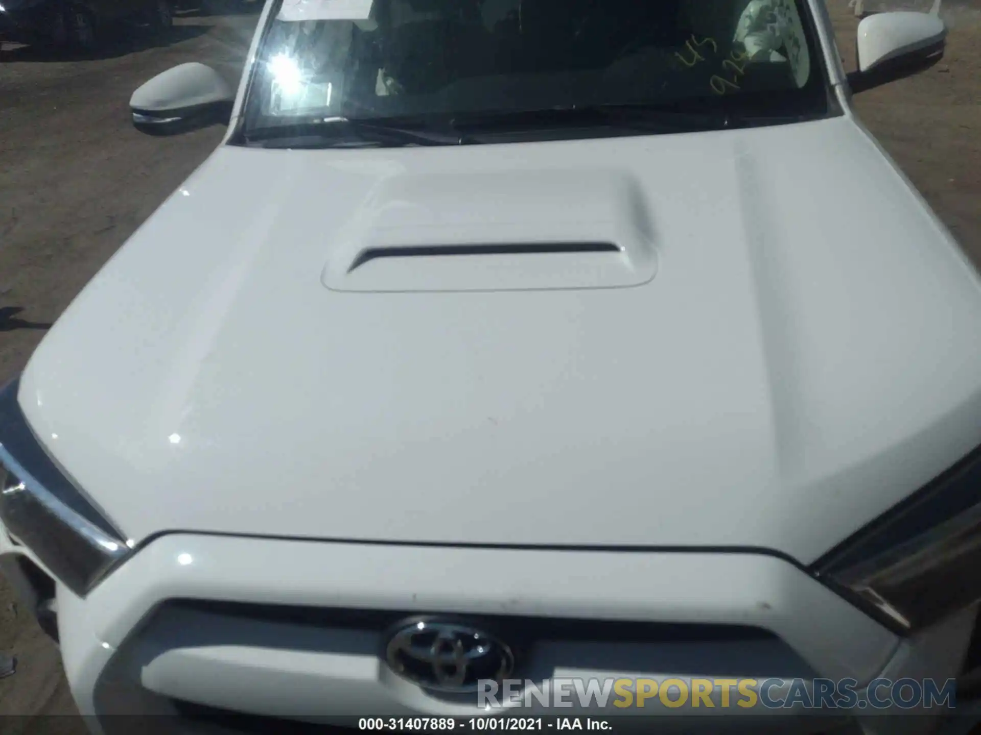 10 Photograph of a damaged car JTEBU5JR8K5723538 TOYOTA 4RUNNER 2019