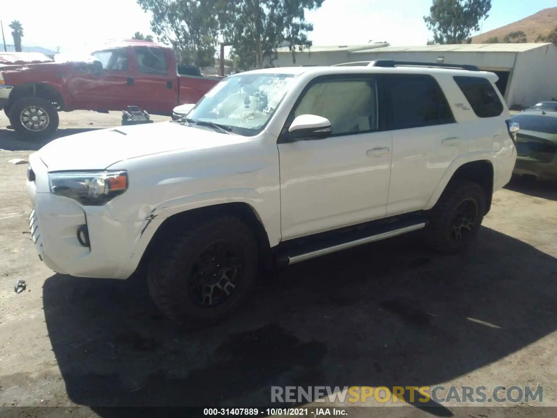 2 Photograph of a damaged car JTEBU5JR8K5723538 TOYOTA 4RUNNER 2019