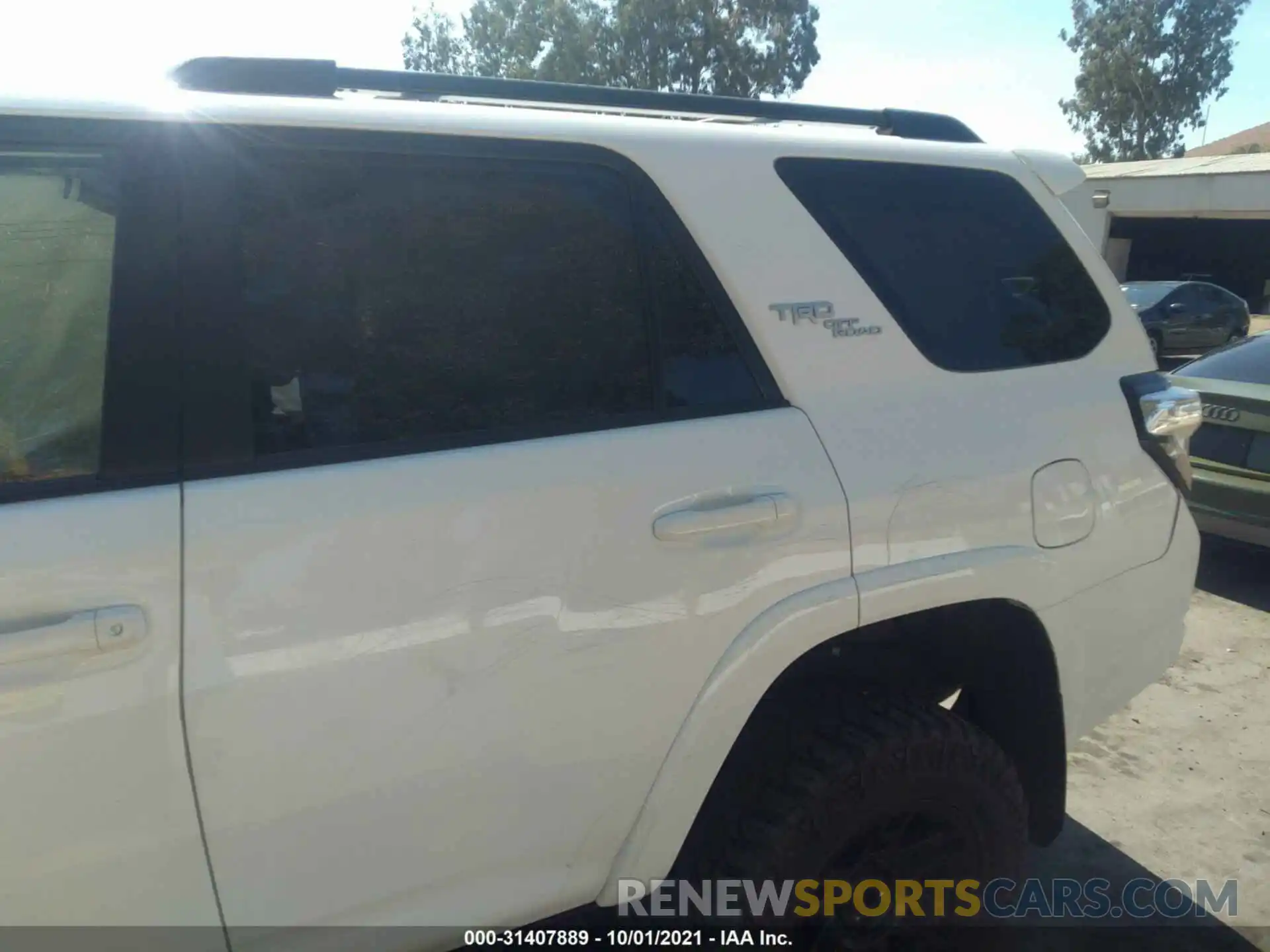 8 Photograph of a damaged car JTEBU5JR8K5723538 TOYOTA 4RUNNER 2019