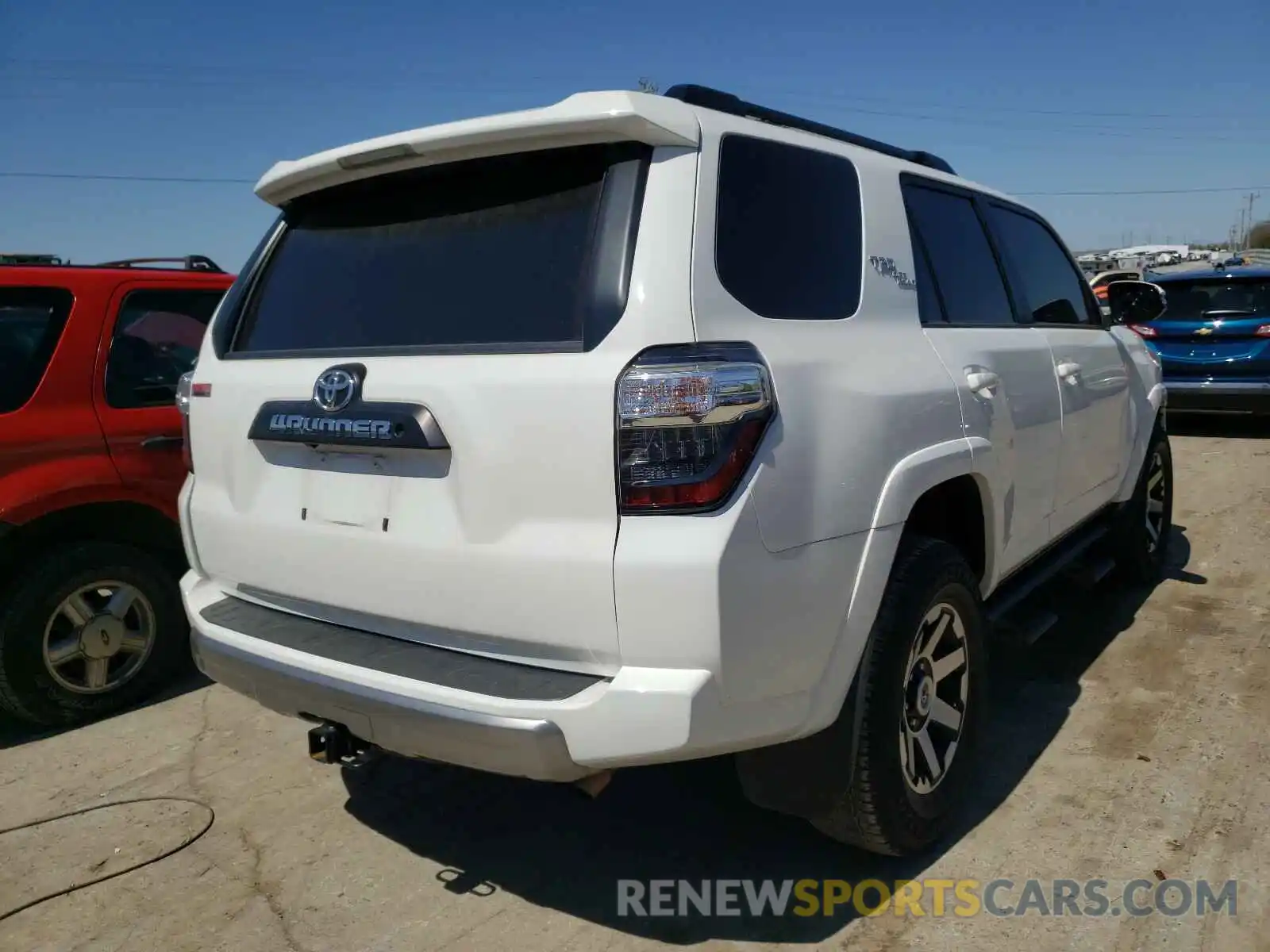 4 Фотография поврежденного автомобиля JTEBU5JR8K5723698 TOYOTA 4RUNNER 2019