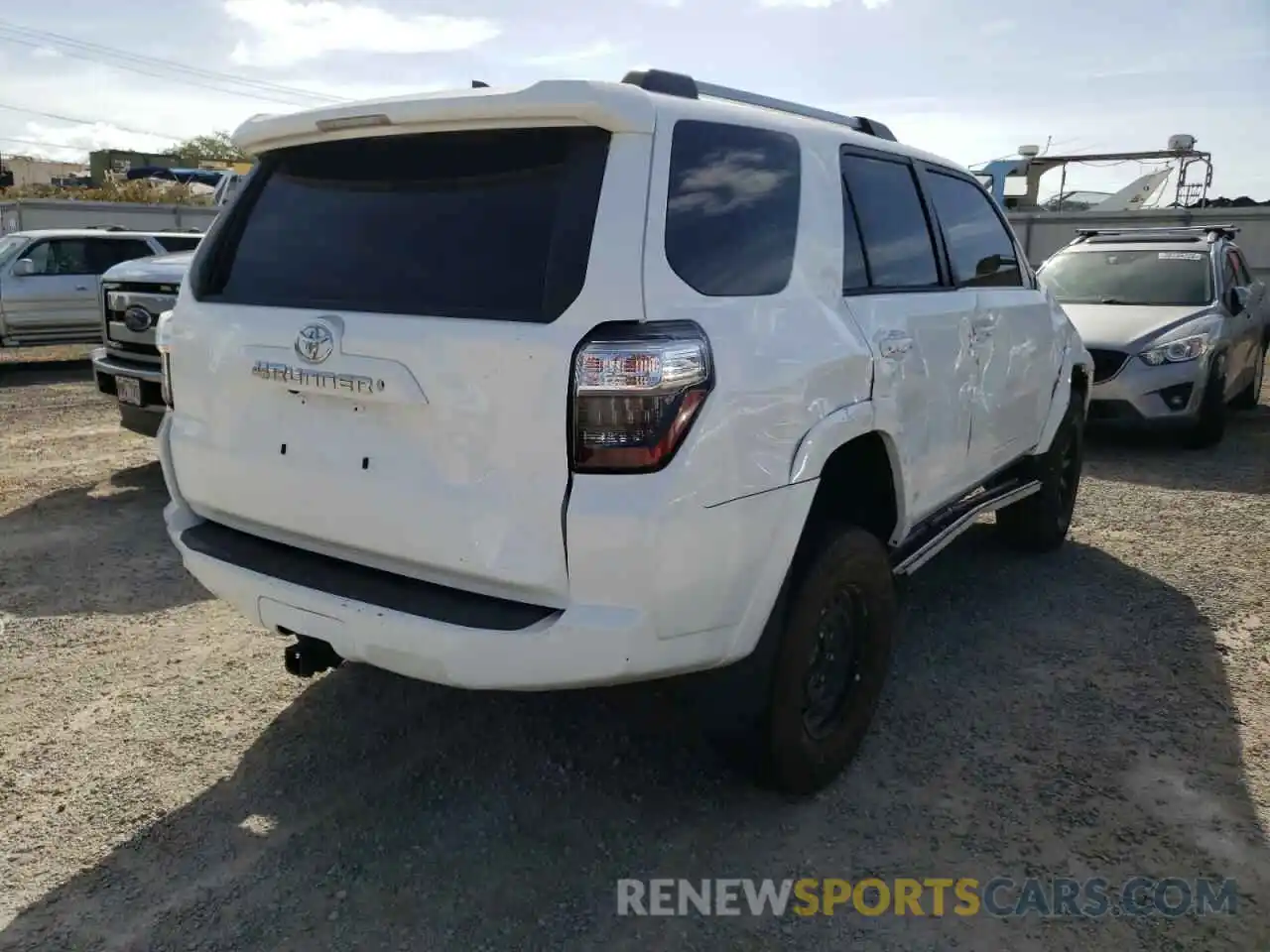 4 Photograph of a damaged car JTEBU5JR8K5724379 TOYOTA 4RUNNER 2019