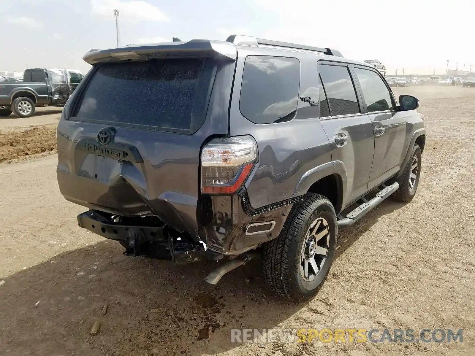 4 Фотография поврежденного автомобиля JTEBU5JR8K5733468 TOYOTA 4RUNNER 2019