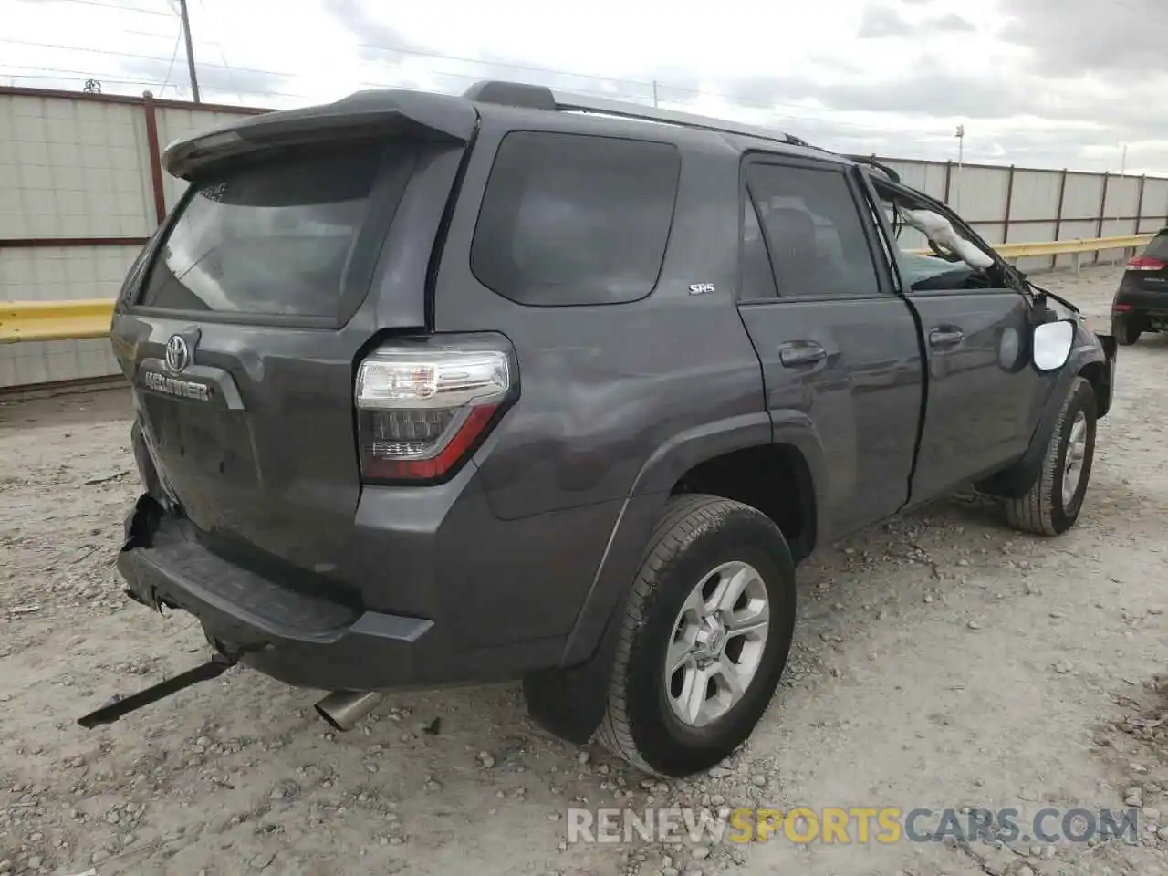 4 Photograph of a damaged car JTEBU5JR9K5613324 TOYOTA 4RUNNER 2019