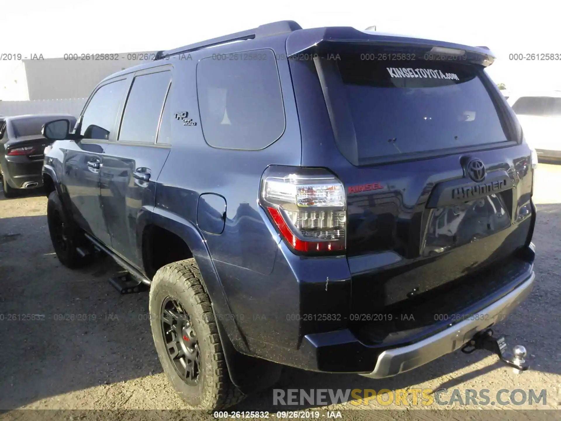 3 Фотография поврежденного автомобиля JTEBU5JR9K5614277 TOYOTA 4RUNNER 2019