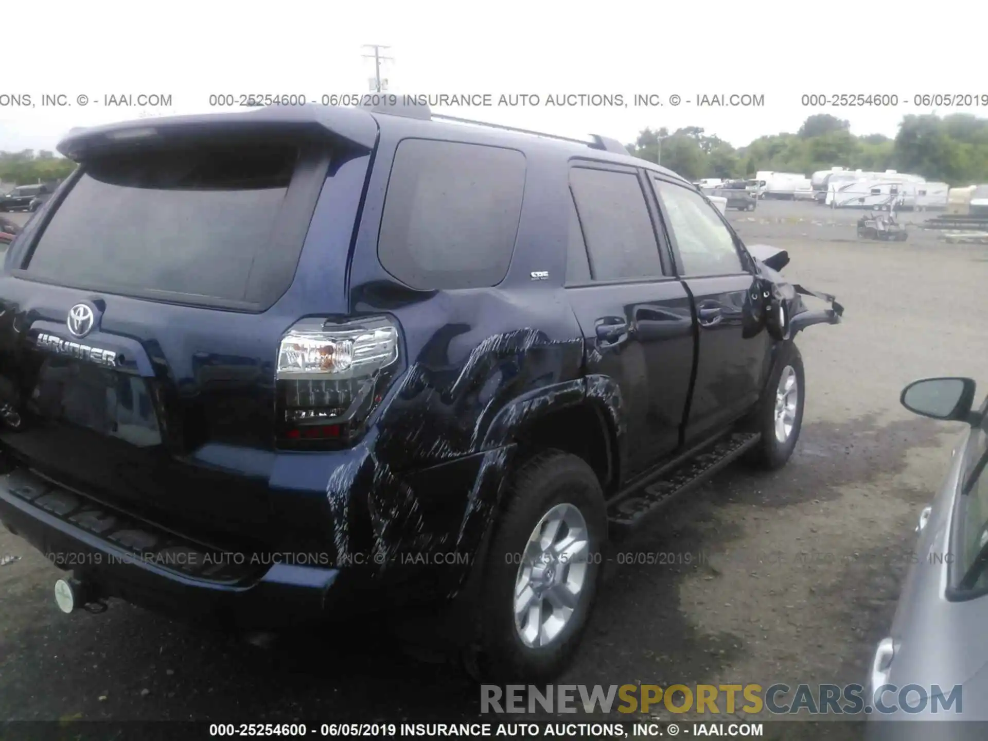 4 Фотография поврежденного автомобиля JTEBU5JR9K5618443 TOYOTA 4RUNNER 2019