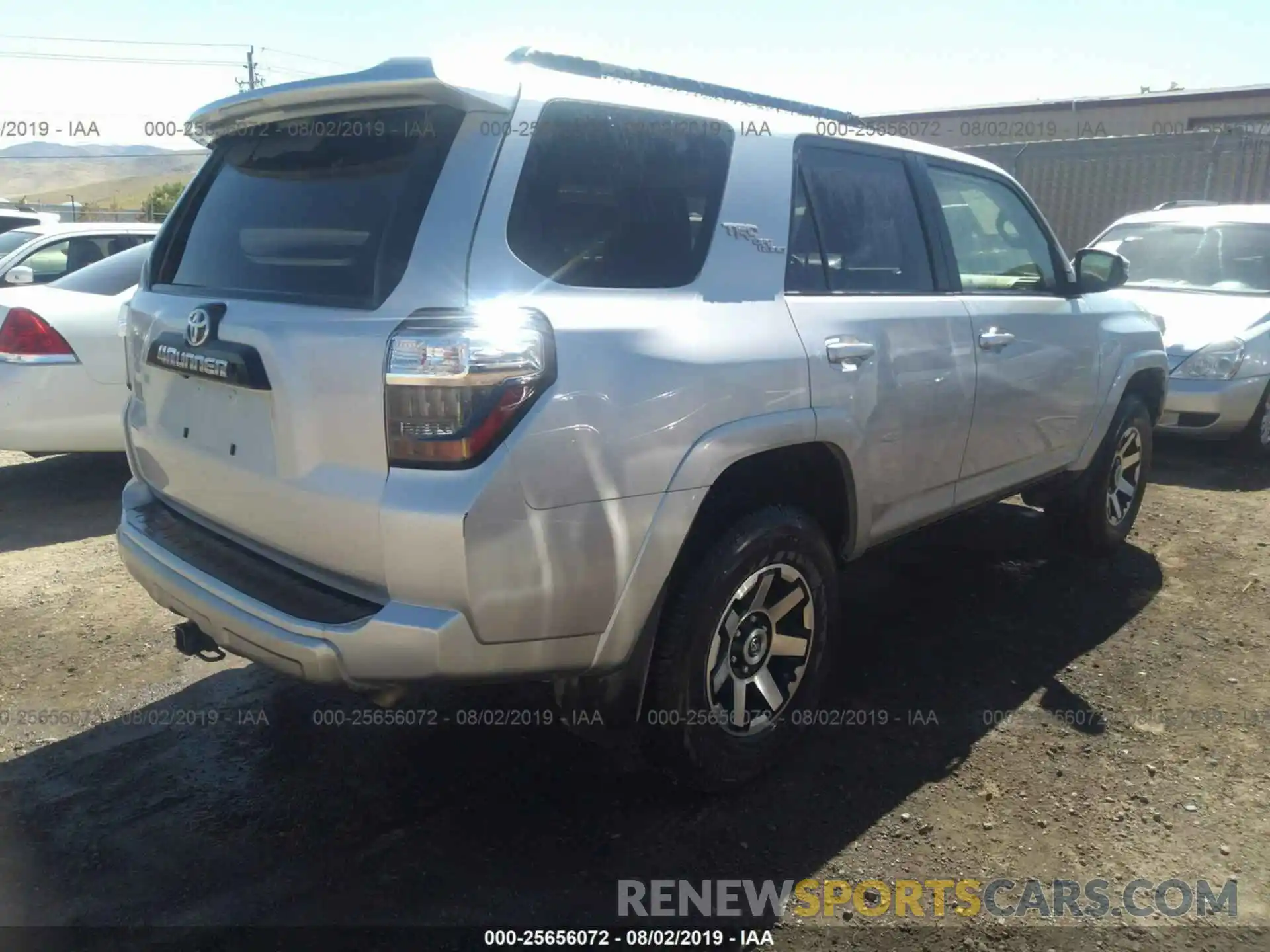 4 Фотография поврежденного автомобиля JTEBU5JR9K5623321 TOYOTA 4RUNNER 2019