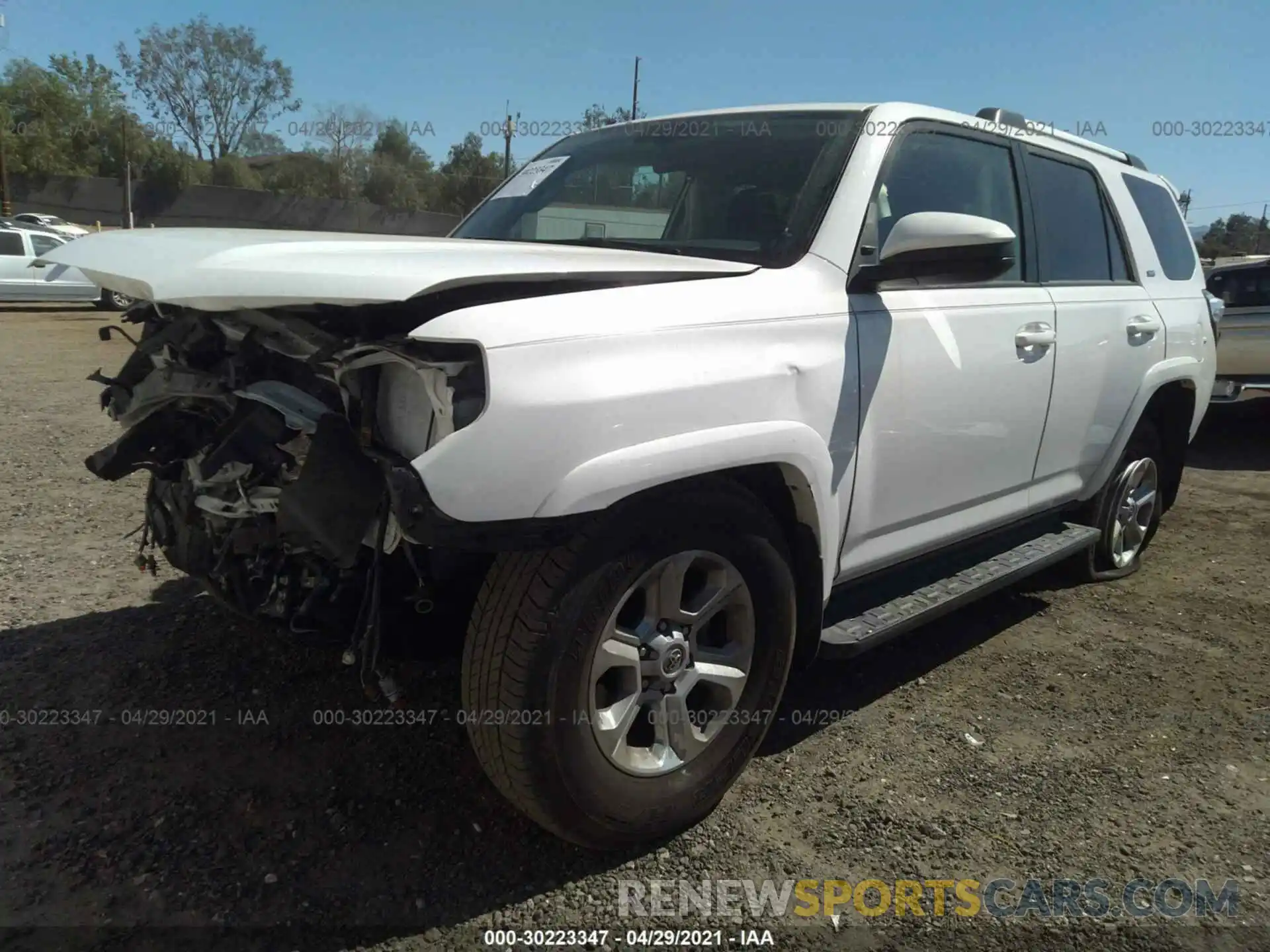 2 Photograph of a damaged car JTEBU5JR9K5623674 TOYOTA 4RUNNER 2019