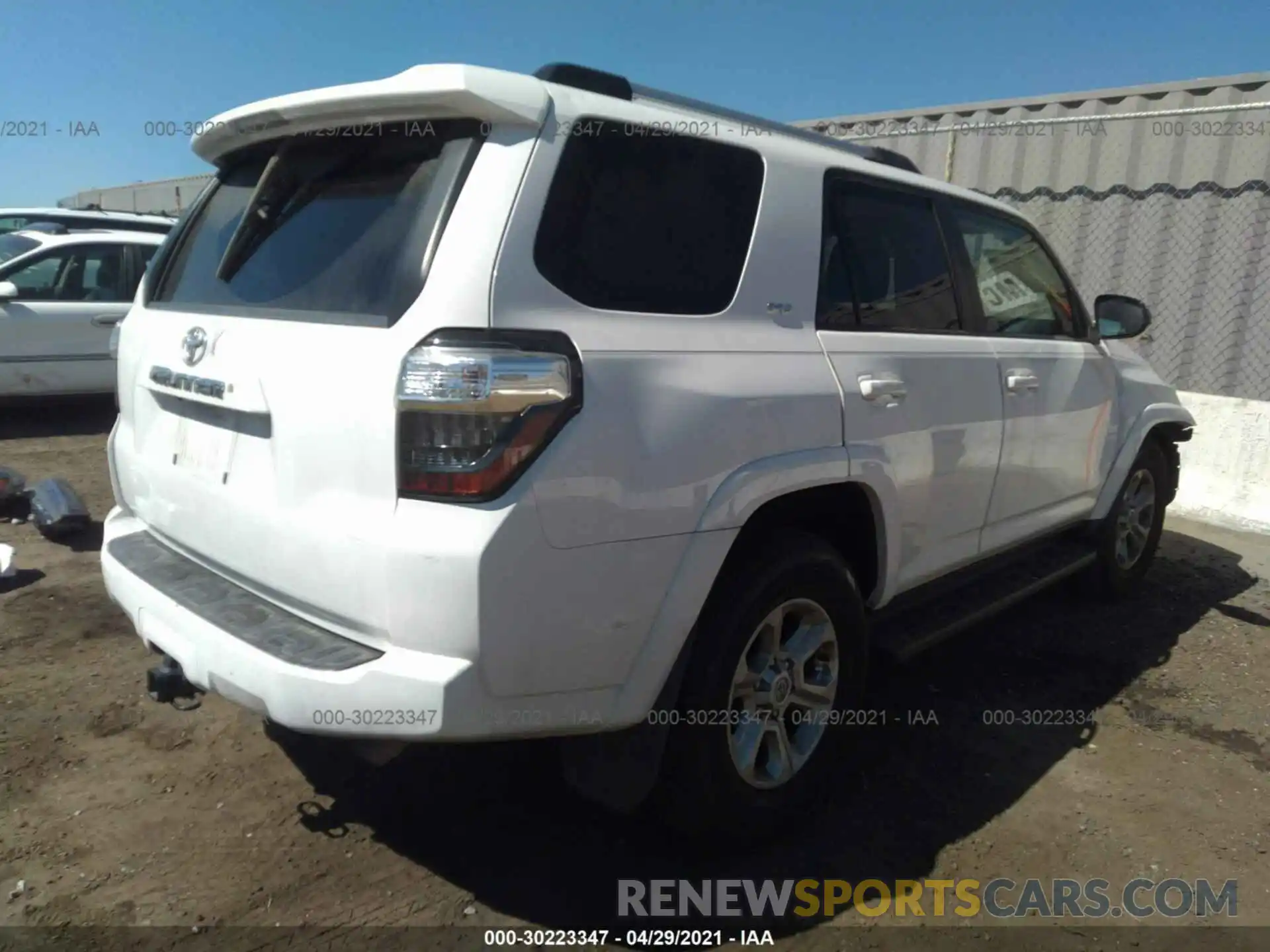 4 Фотография поврежденного автомобиля JTEBU5JR9K5623674 TOYOTA 4RUNNER 2019