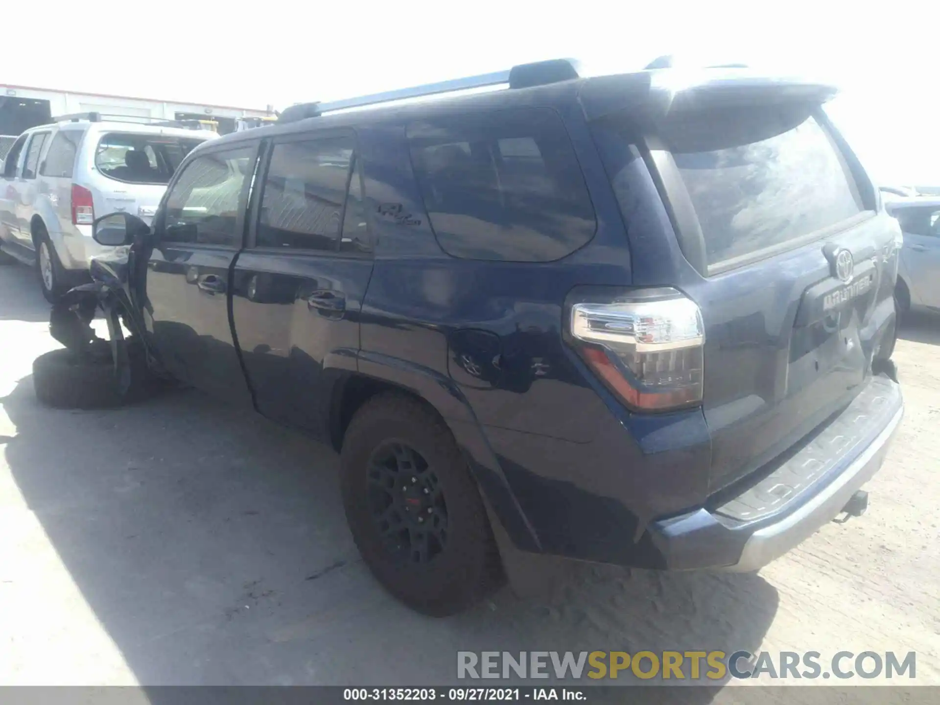 3 Фотография поврежденного автомобиля JTEBU5JR9K5628521 TOYOTA 4RUNNER 2019