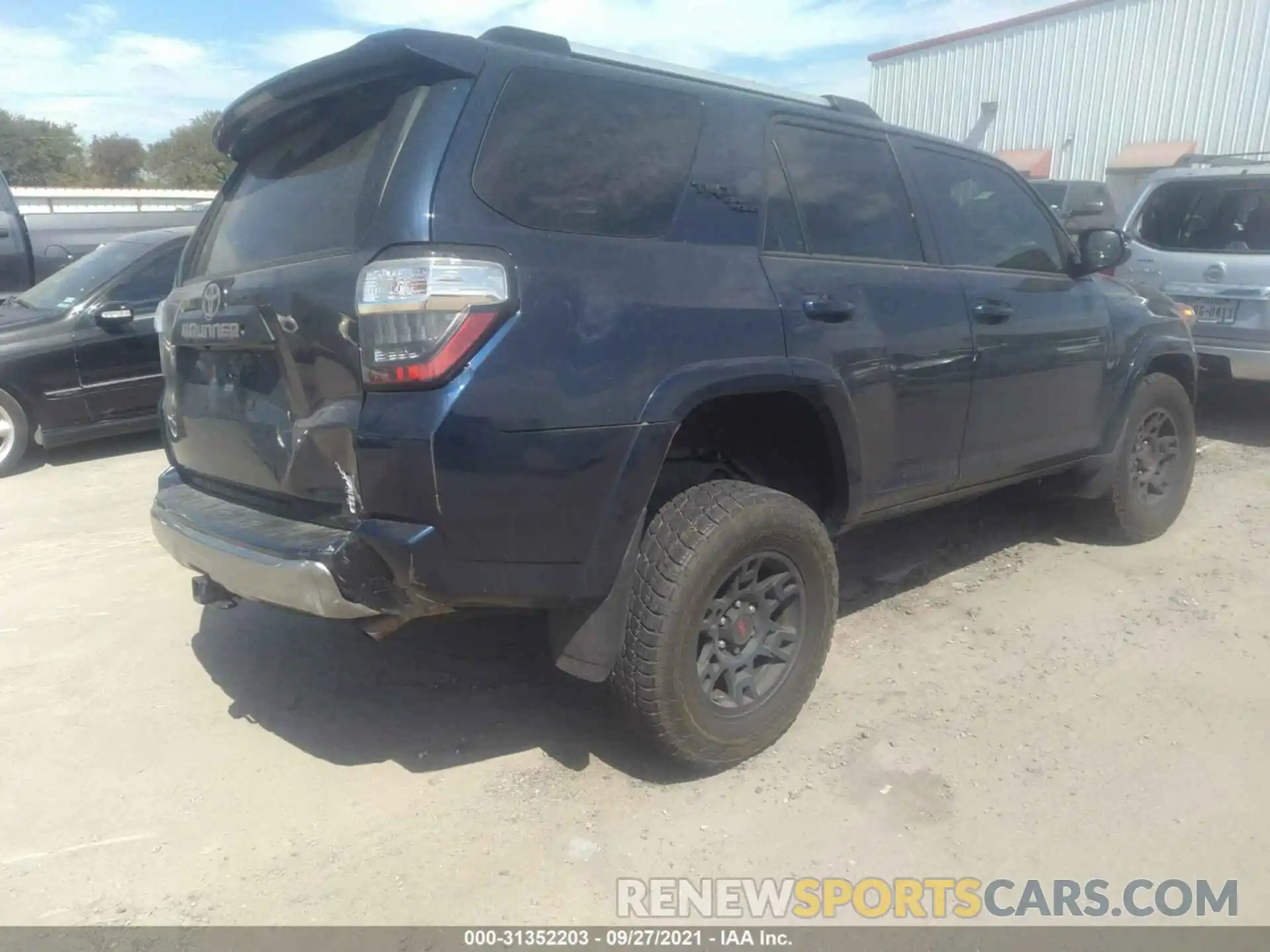 4 Фотография поврежденного автомобиля JTEBU5JR9K5628521 TOYOTA 4RUNNER 2019