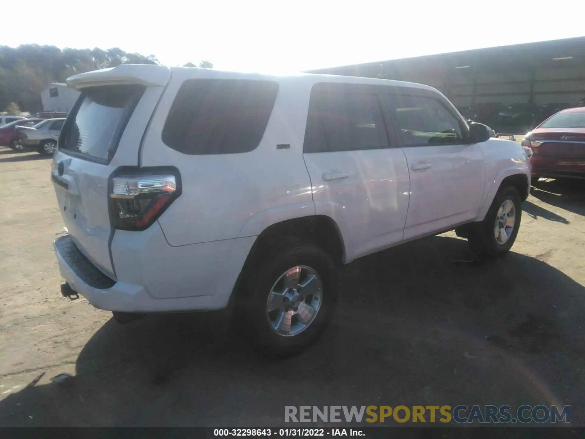 4 Фотография поврежденного автомобиля JTEBU5JR9K5634772 TOYOTA 4RUNNER 2019