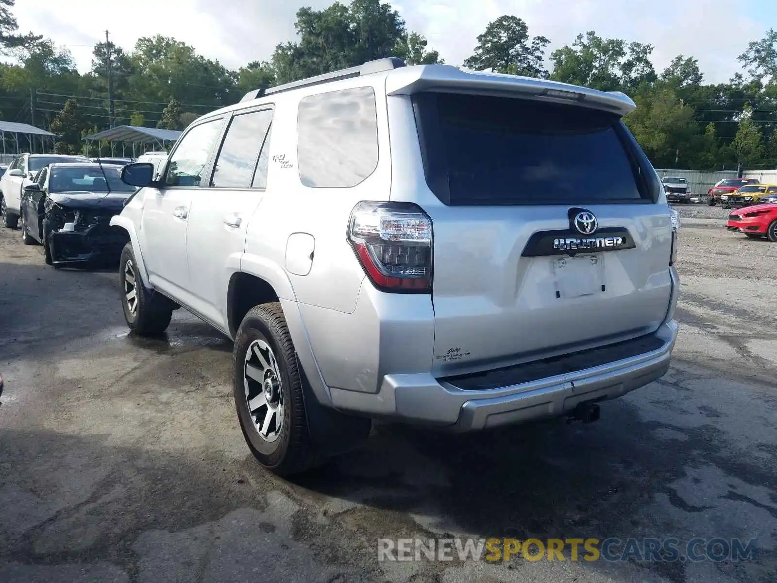 3 Photograph of a damaged car JTEBU5JR9K5643441 TOYOTA 4RUNNER 2019