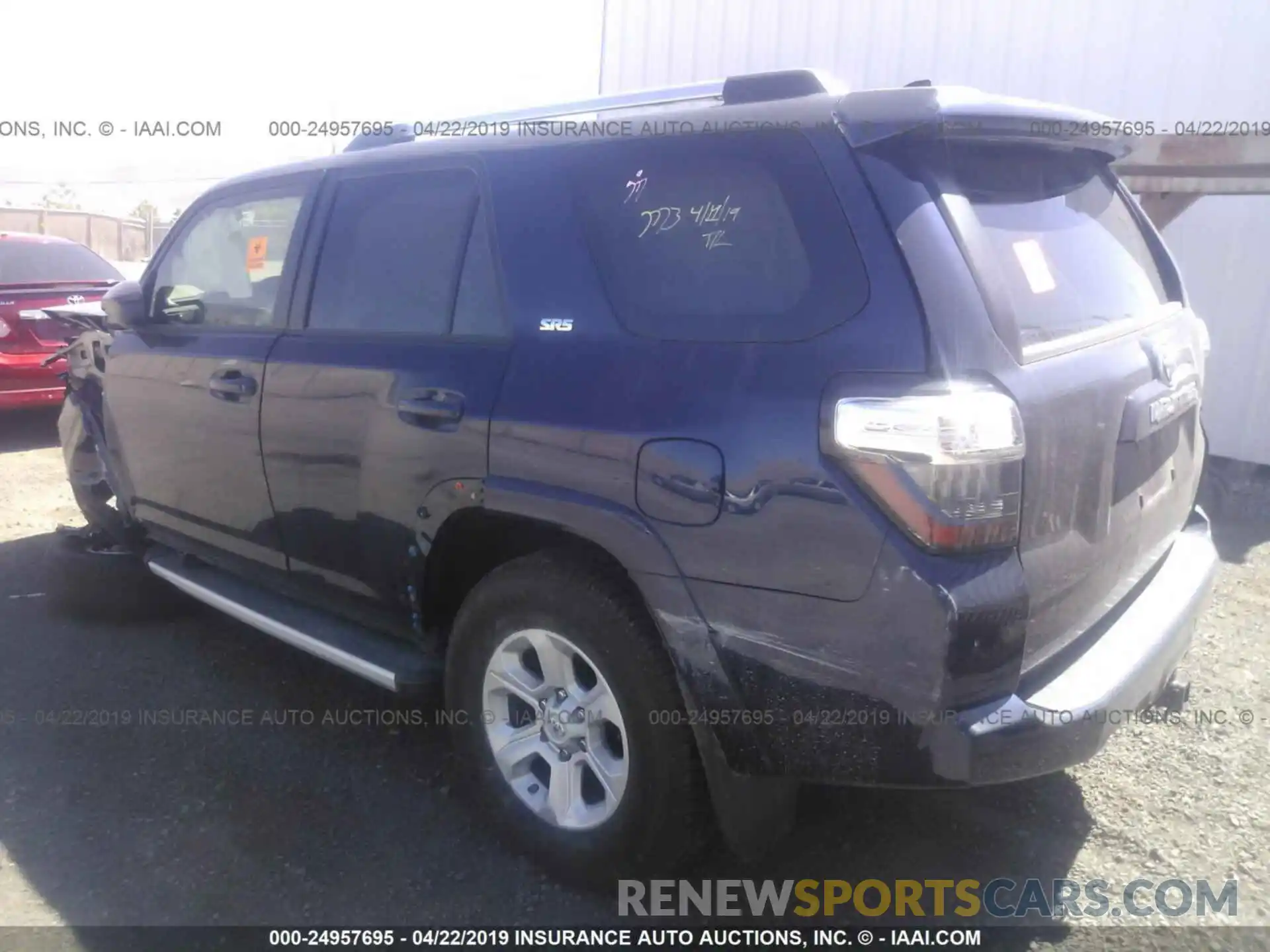 3 Фотография поврежденного автомобиля JTEBU5JR9K5644864 TOYOTA 4RUNNER 2019